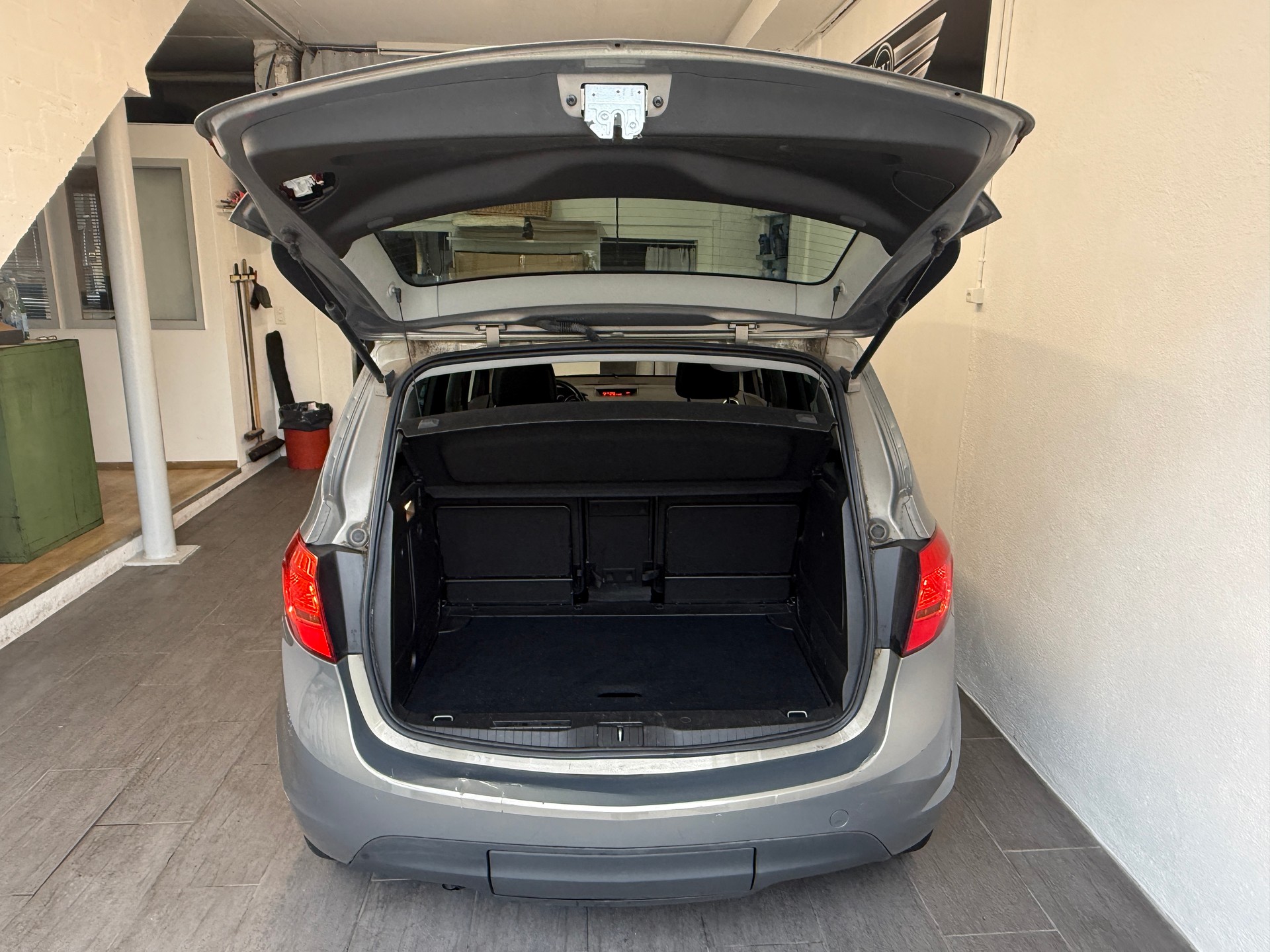 OPEL Meriva 1.7 CDTi Cosmo Automatic Sitzheizung / Lenkradheizung / 8 fach Bereift-image-8