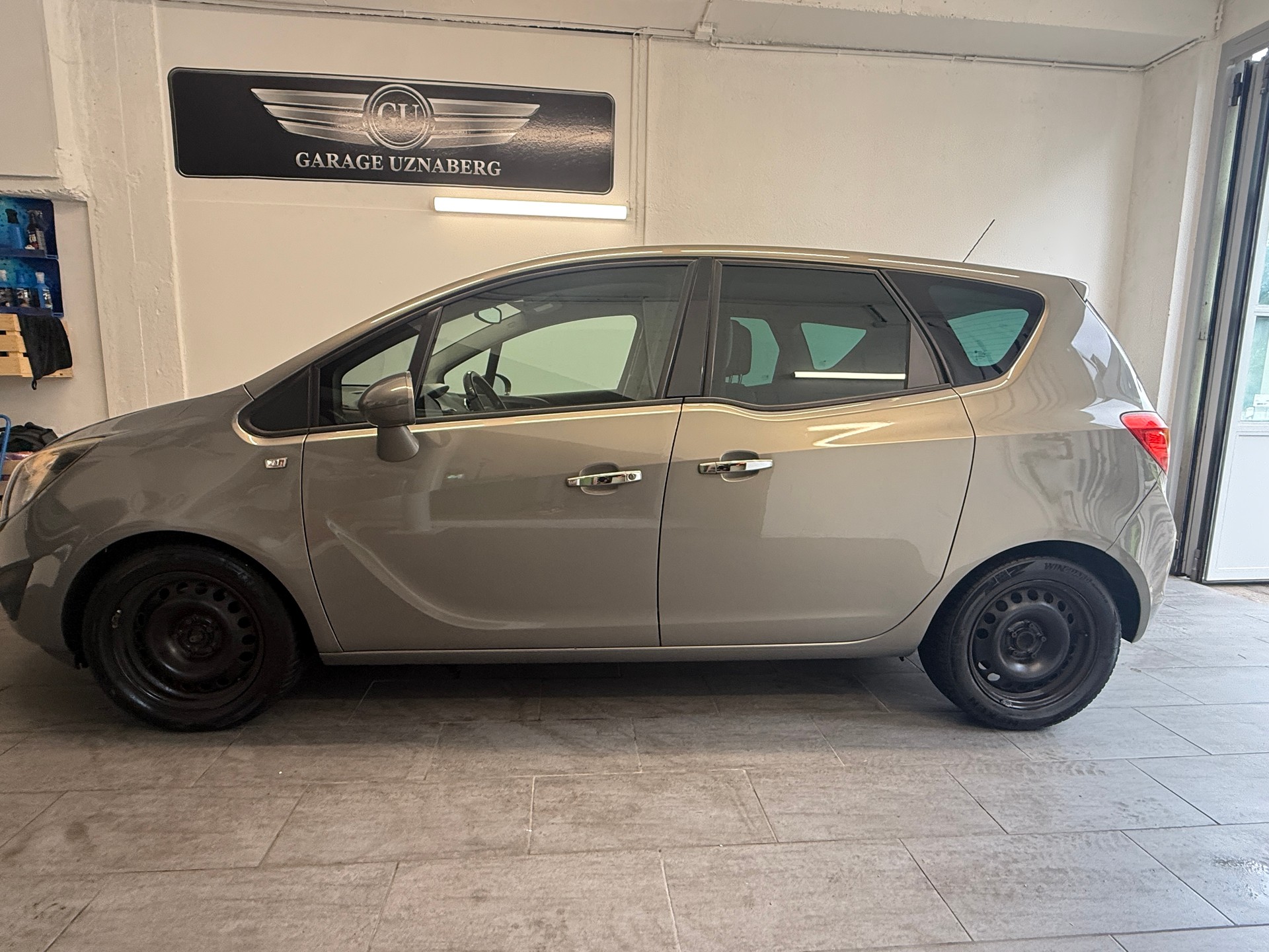 OPEL Meriva 1.7 CDTi Cosmo Automatic Sitzheizung / Lenkradheizung / 8 fach Bereift-image-1