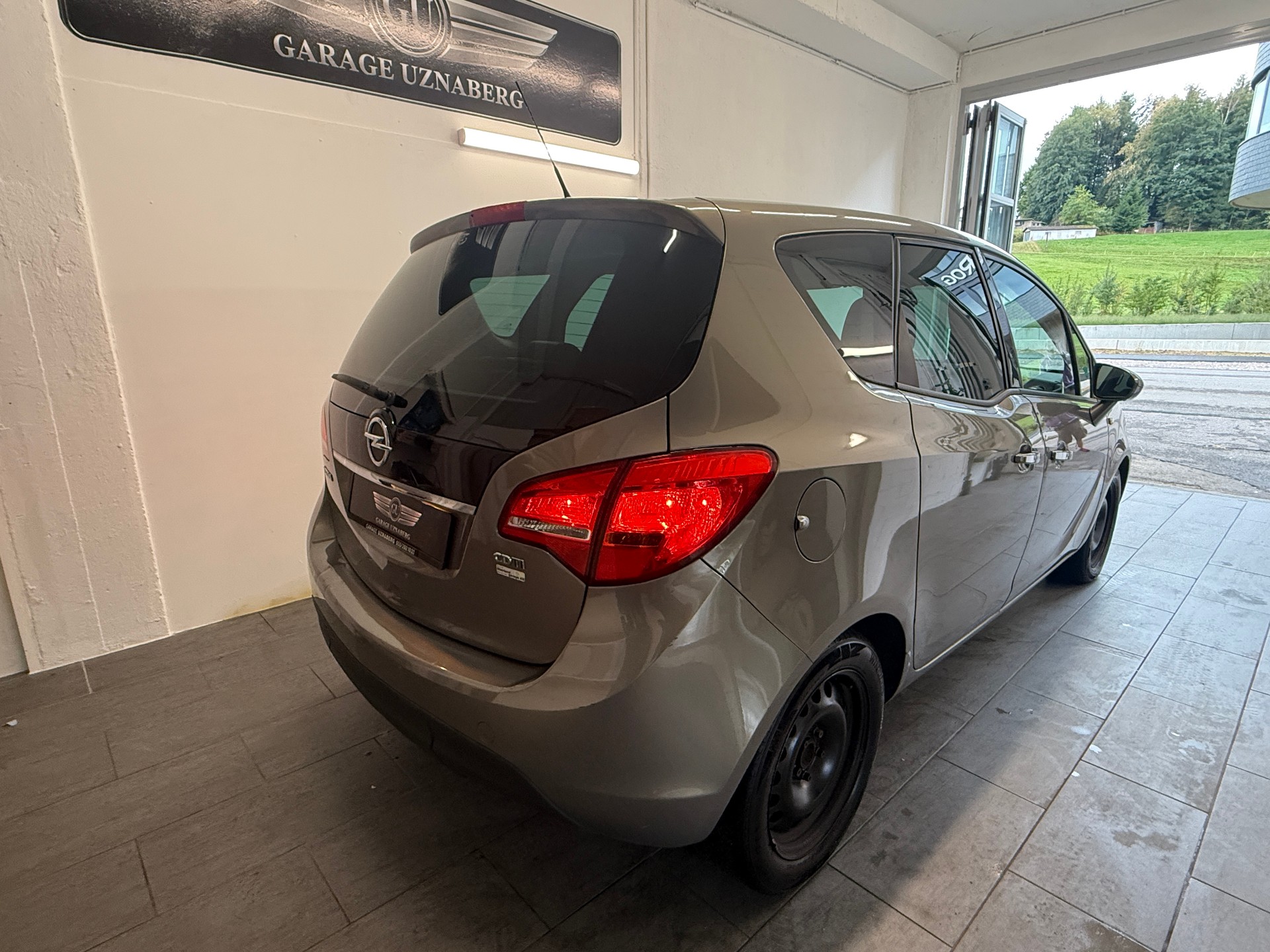 OPEL Meriva 1.7 CDTi Cosmo Automatic Sitzheizung / Lenkradheizung / 8 fach Bereift-image-4