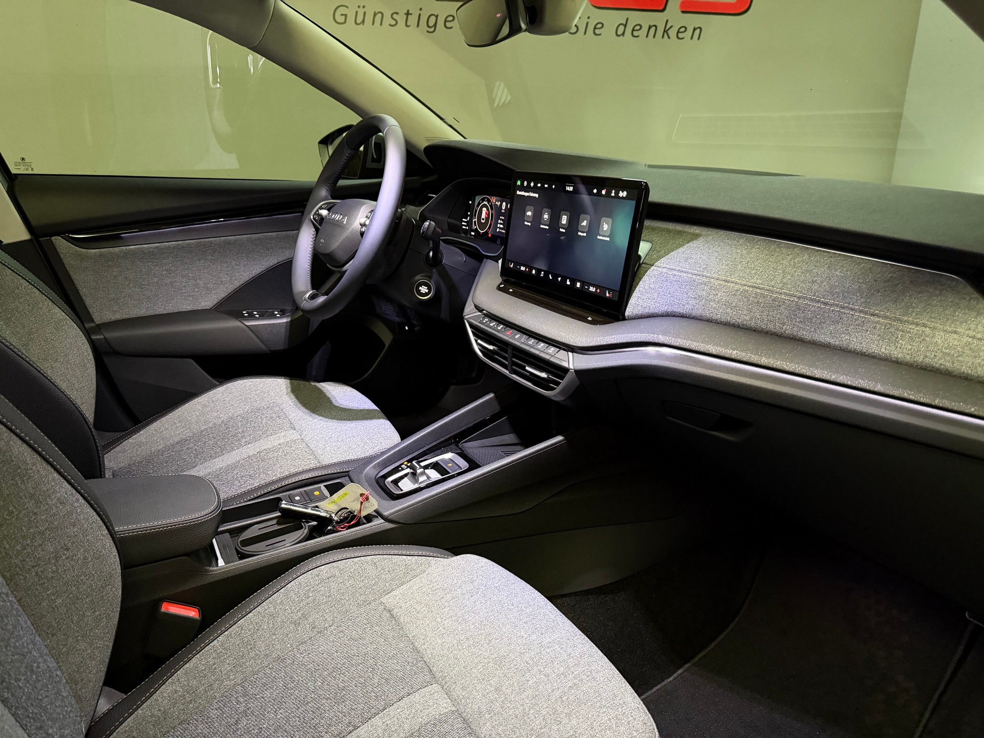 SKODA Octavia Combi 2.0 TSI DSG Selection 4x4-image-18