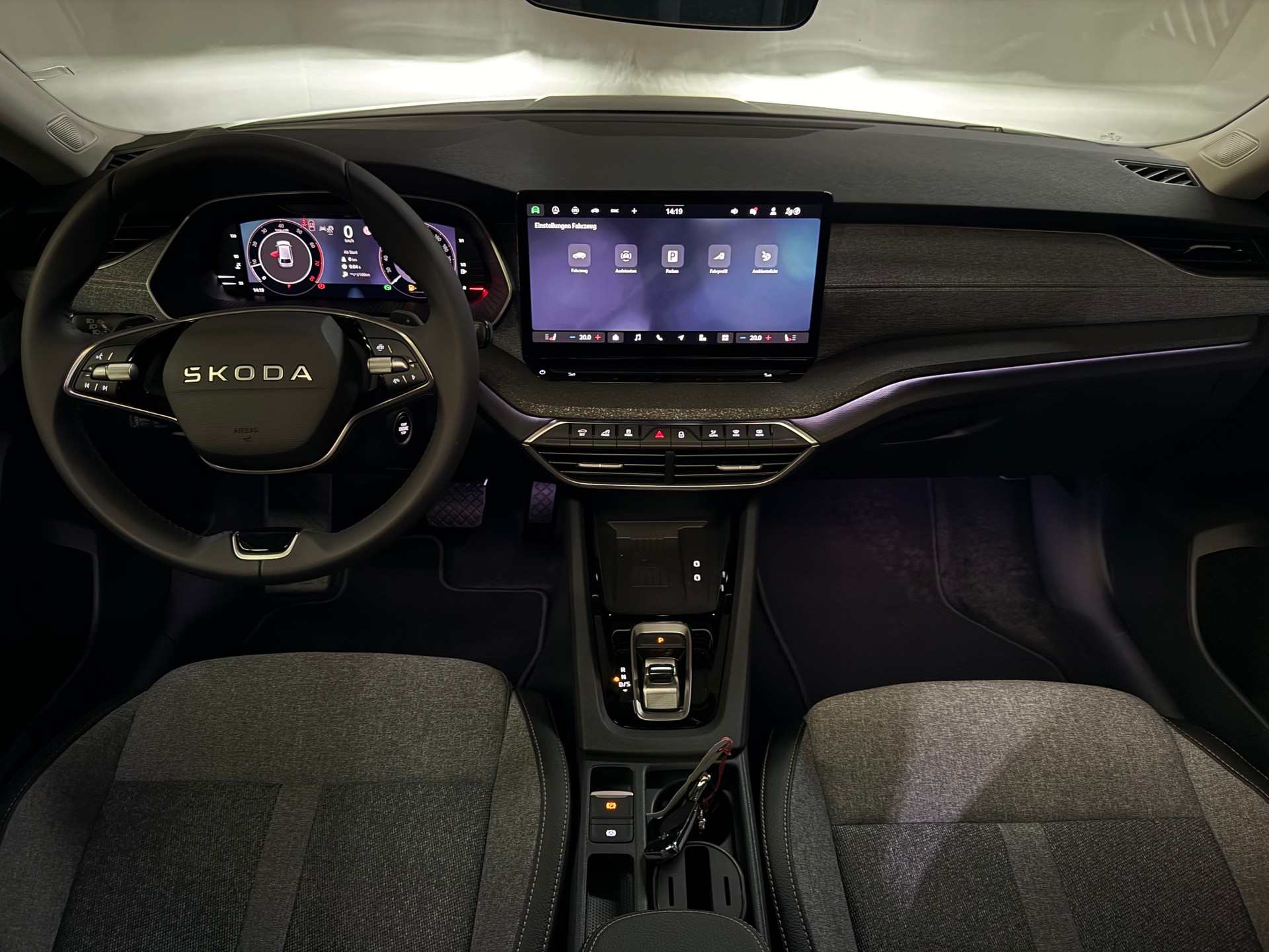 SKODA Octavia Combi 2.0 TSI DSG Selection 4x4-image-15