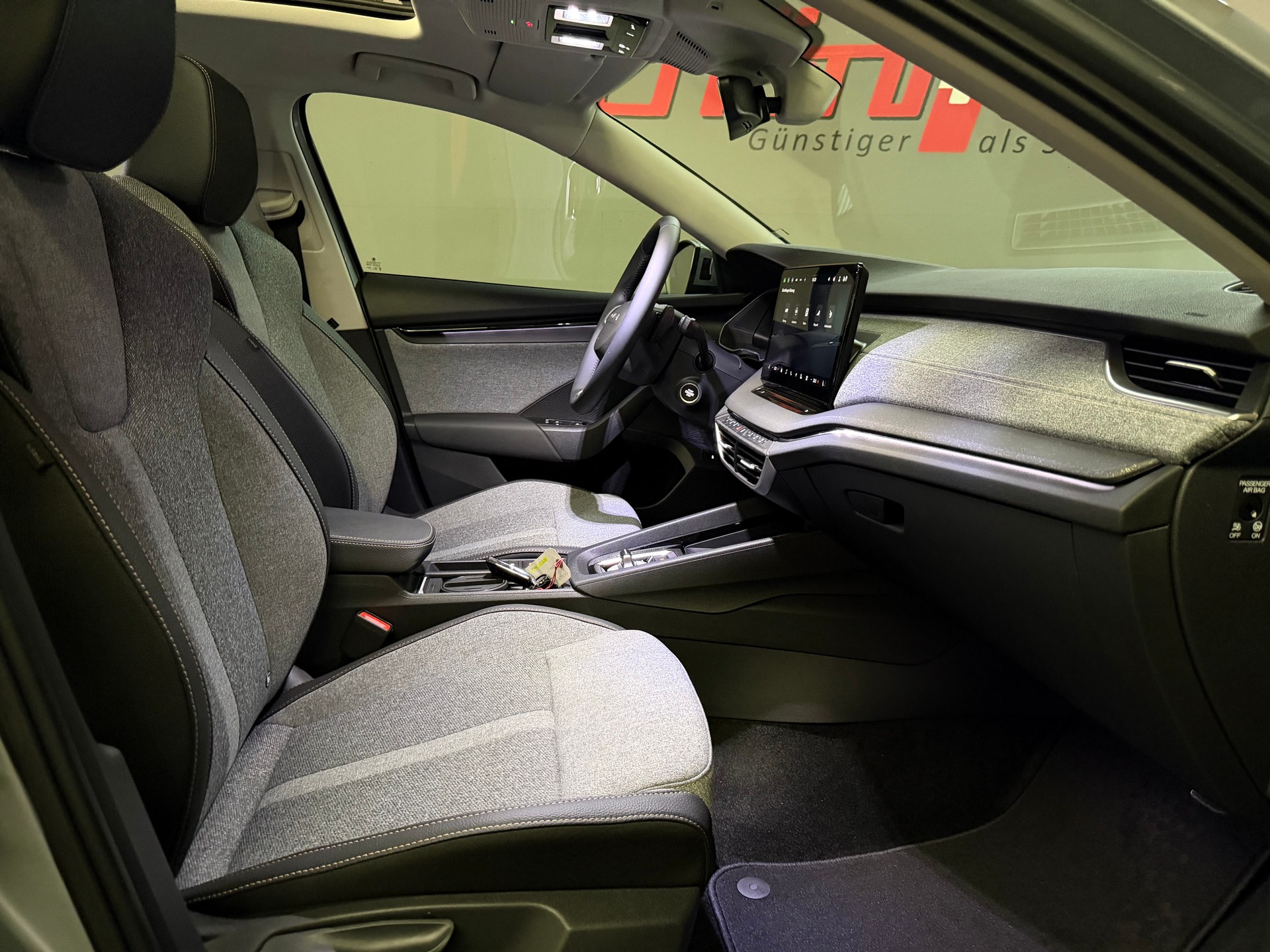 SKODA Octavia Combi 2.0 TSI DSG Selection 4x4-image-17