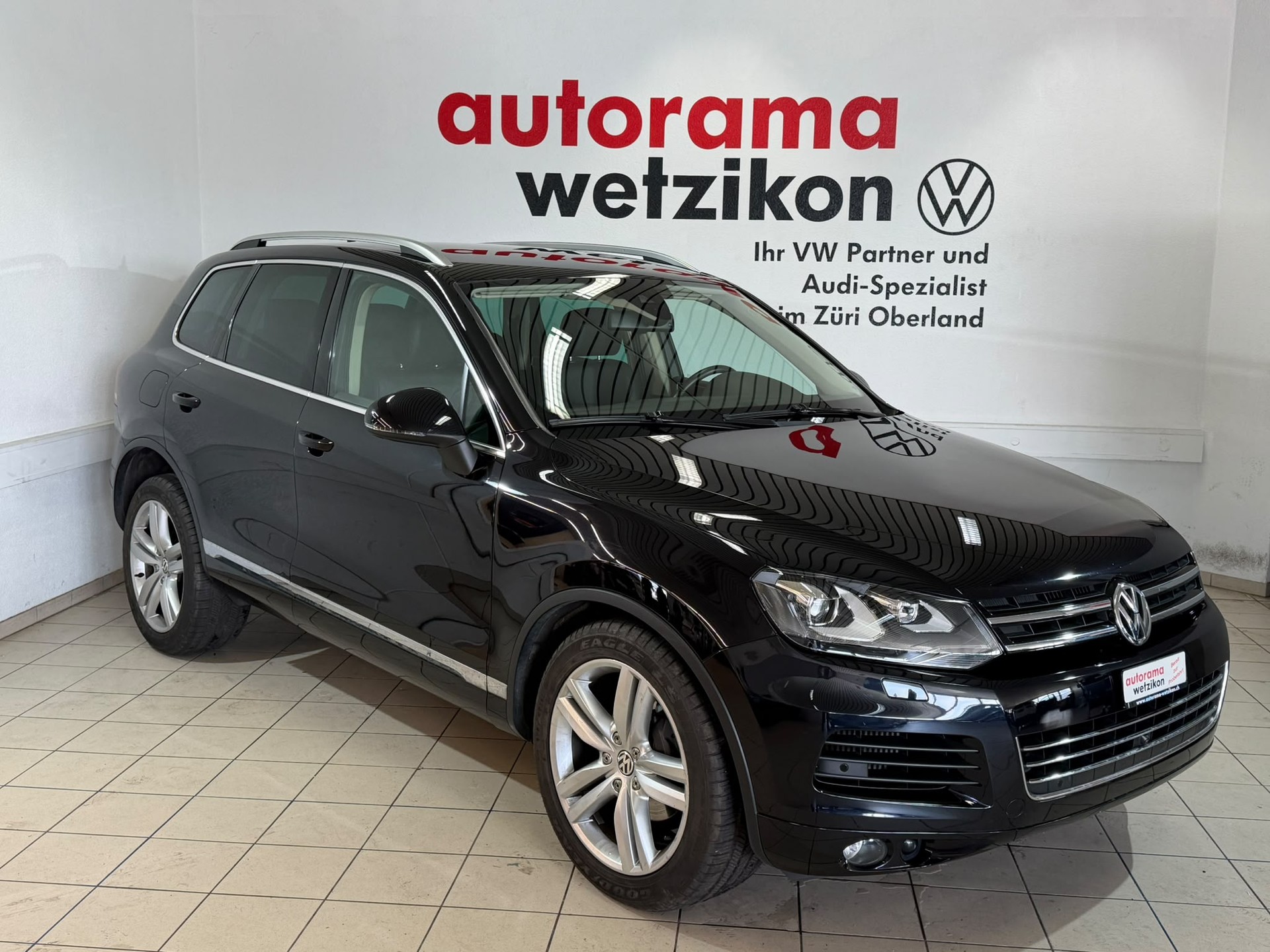 VW Touareg 3.0 TDI BlueMotion Technology Tiptronic-image-0