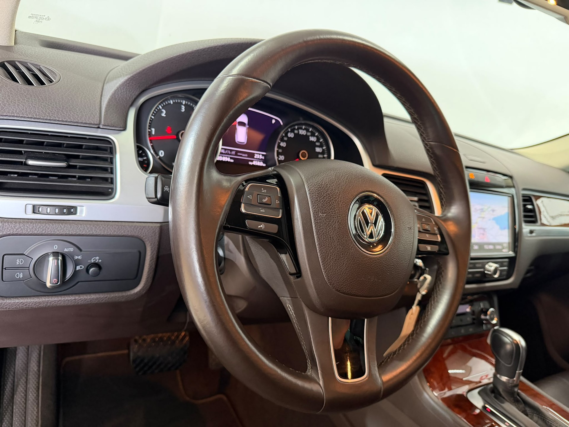 VW Touareg 3.0 TDI BlueMotion Technology Tiptronic-image-7