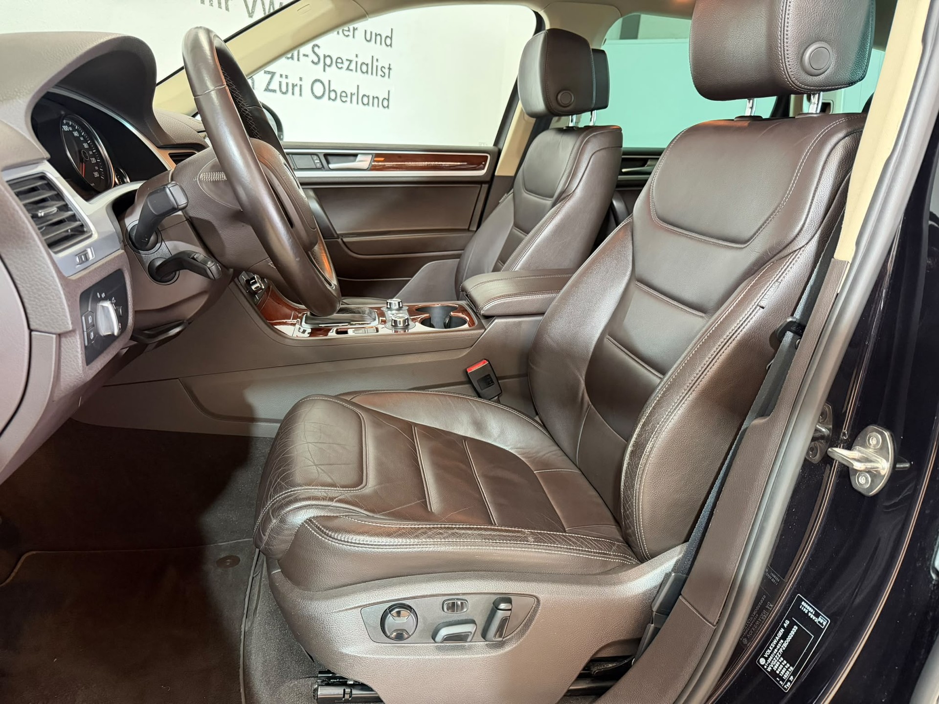 VW Touareg 3.0 TDI BlueMotion Technology Tiptronic-image-6