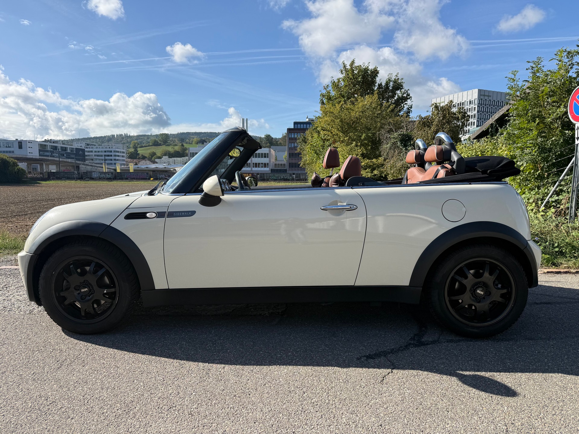 MINI Cooper Cabriolet-image-7