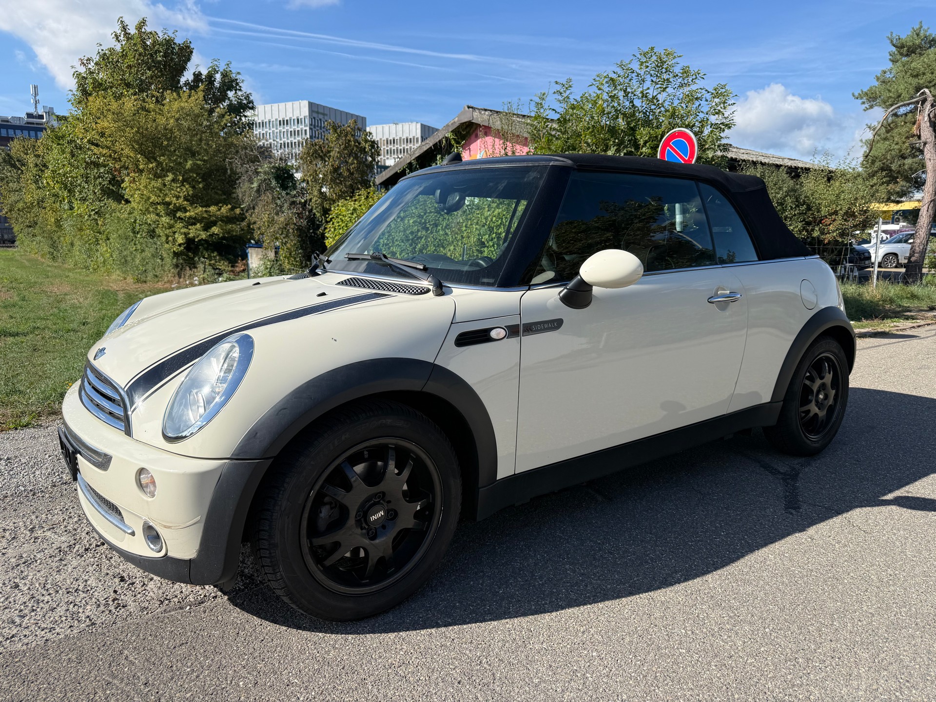 MINI Cooper Cabriolet-image-9