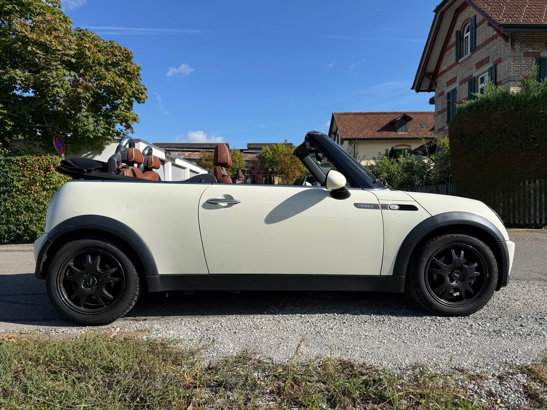 MINI Cooper Cabriolet-image-5
