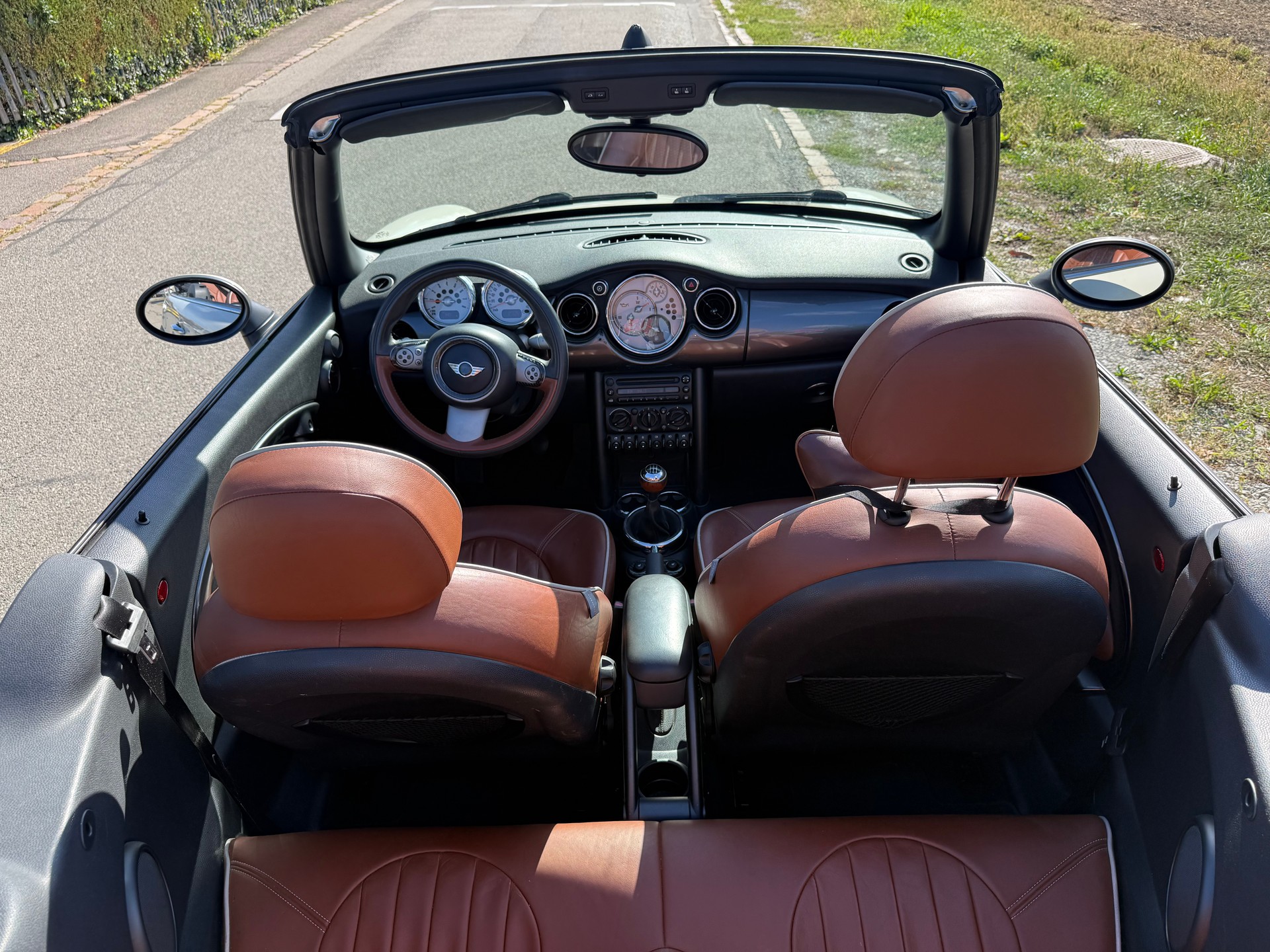 MINI Cooper Cabriolet-image-12