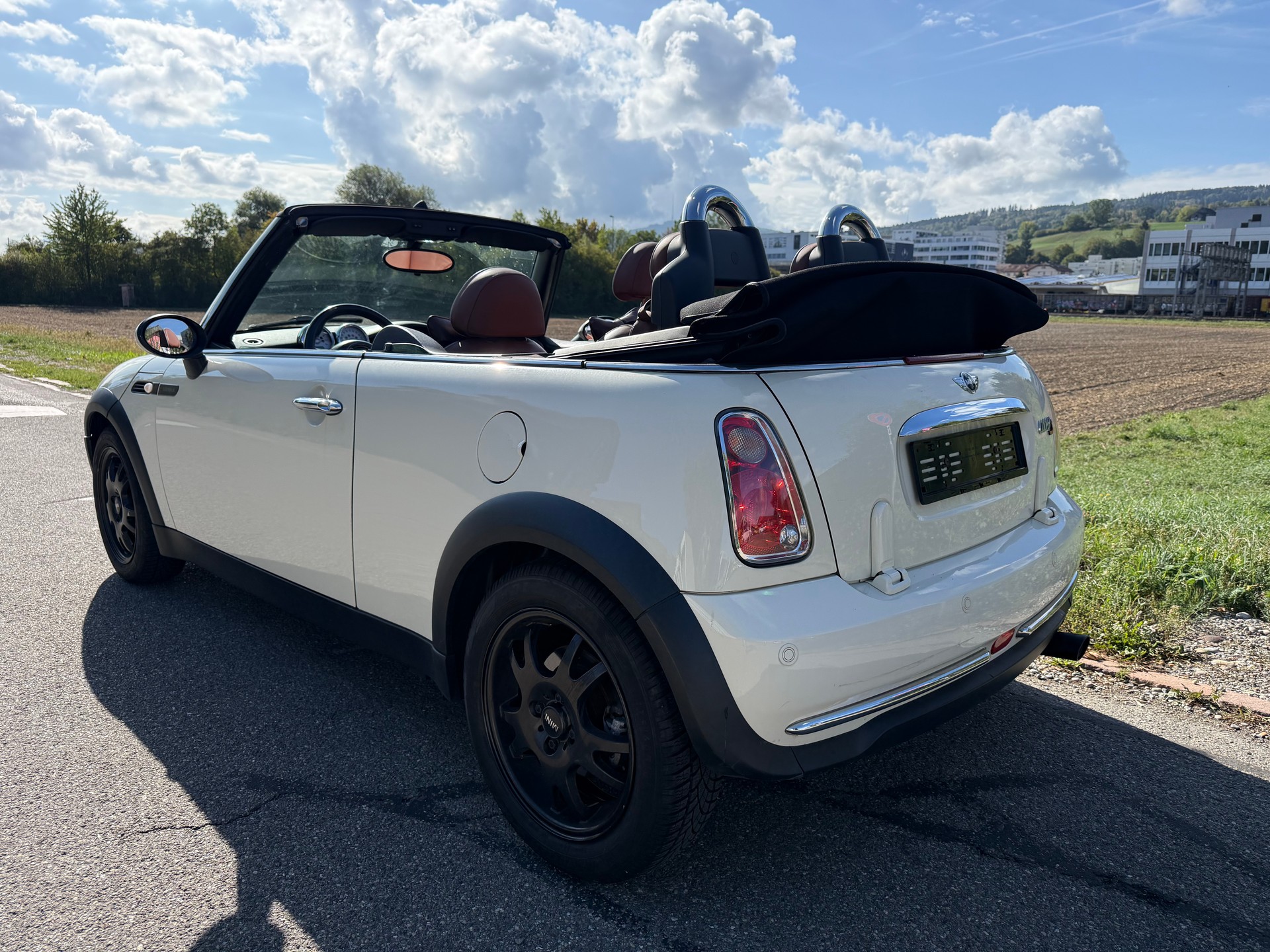 MINI Cooper Cabriolet-image-4