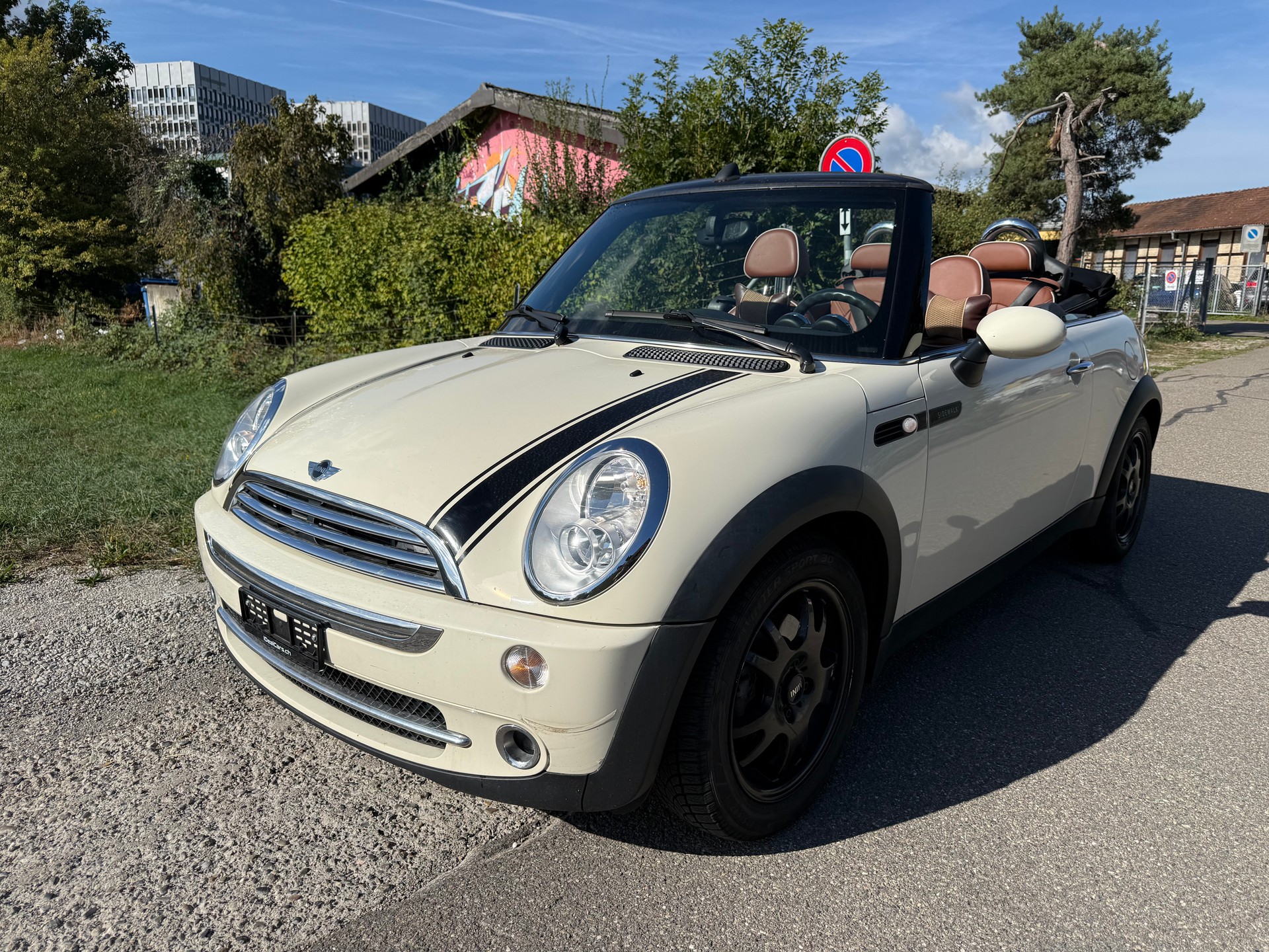 MINI Cooper Cabriolet-image-0