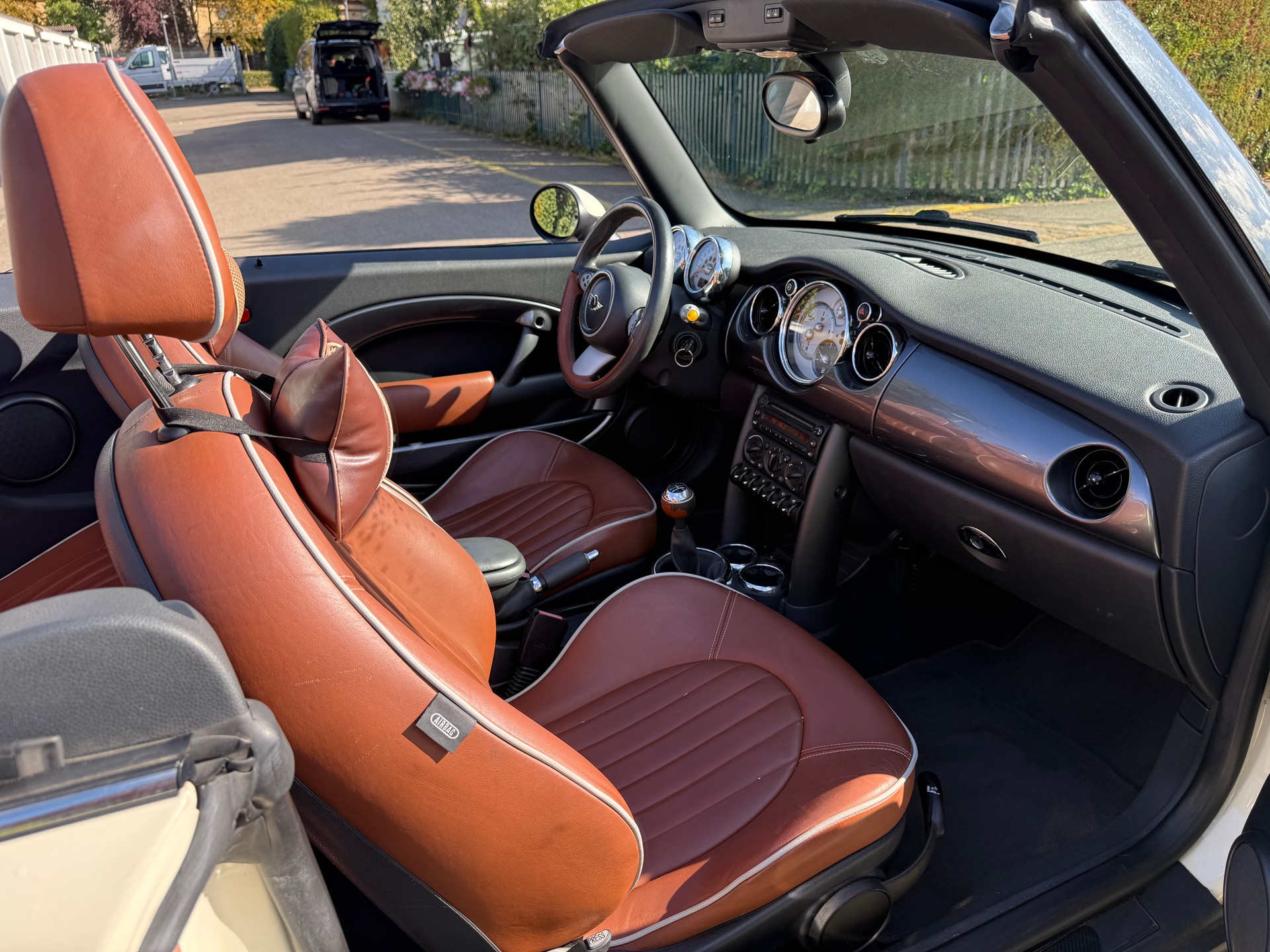 MINI Cooper Cabriolet-image-11
