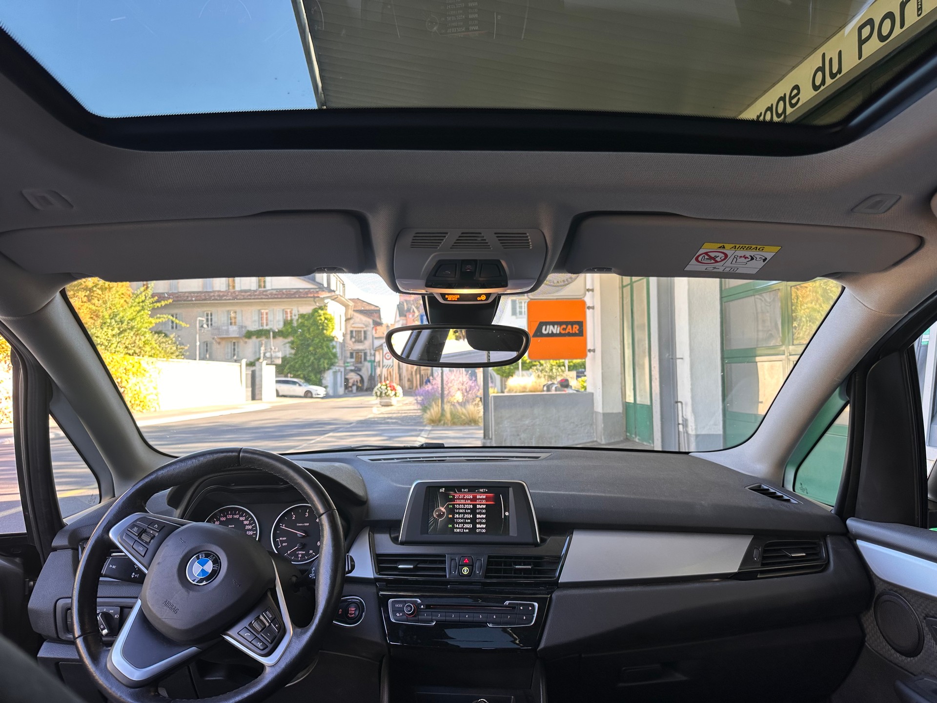 BMW 220d xDrive Active Tourer Steptronic-image-9