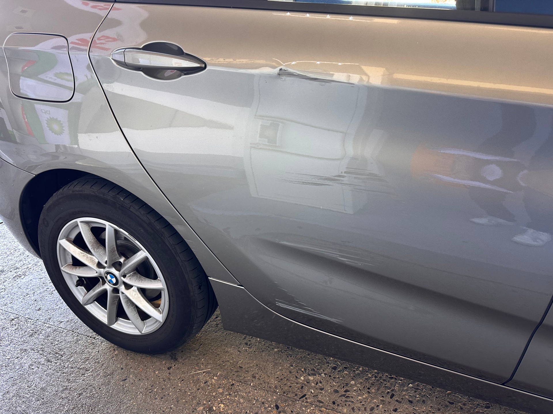 BMW 220d xDrive Active Tourer Steptronic-image-1