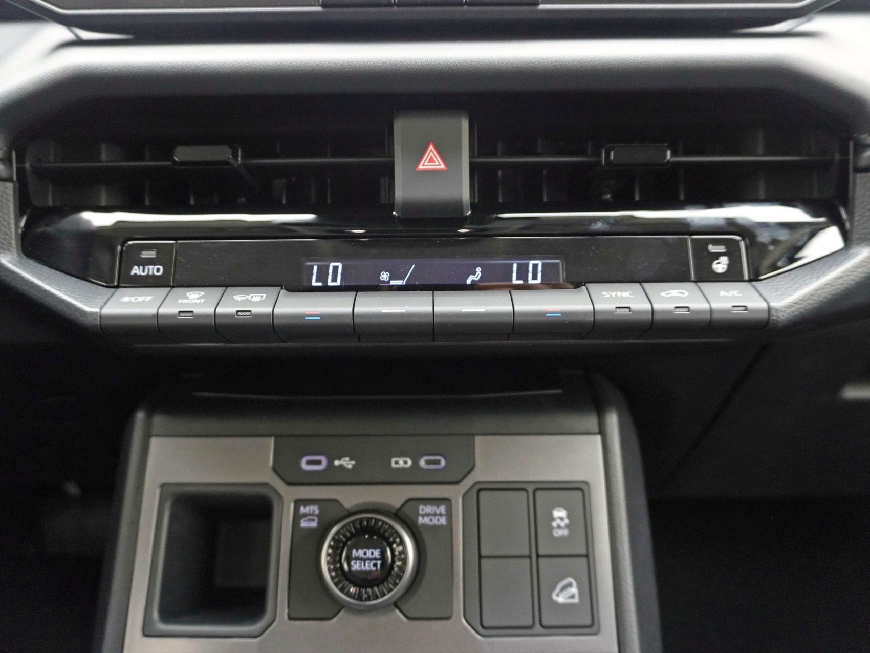TOYOTA Hilux Double Cab.-Pick-up 59KWh Style ** 360° Kamera Rundumsicht **-image-14
