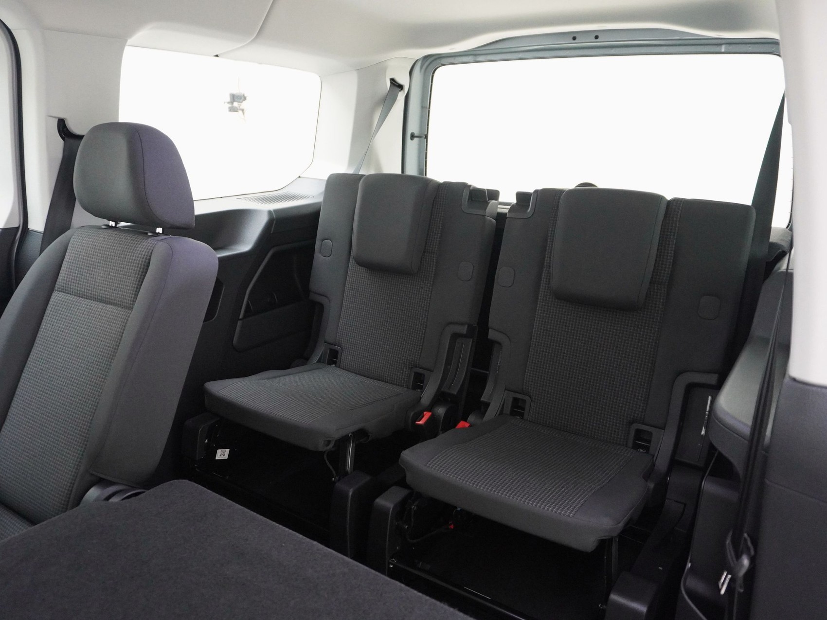 VW Caddy Maxi 2.0 TDI 4Motion-image-14
