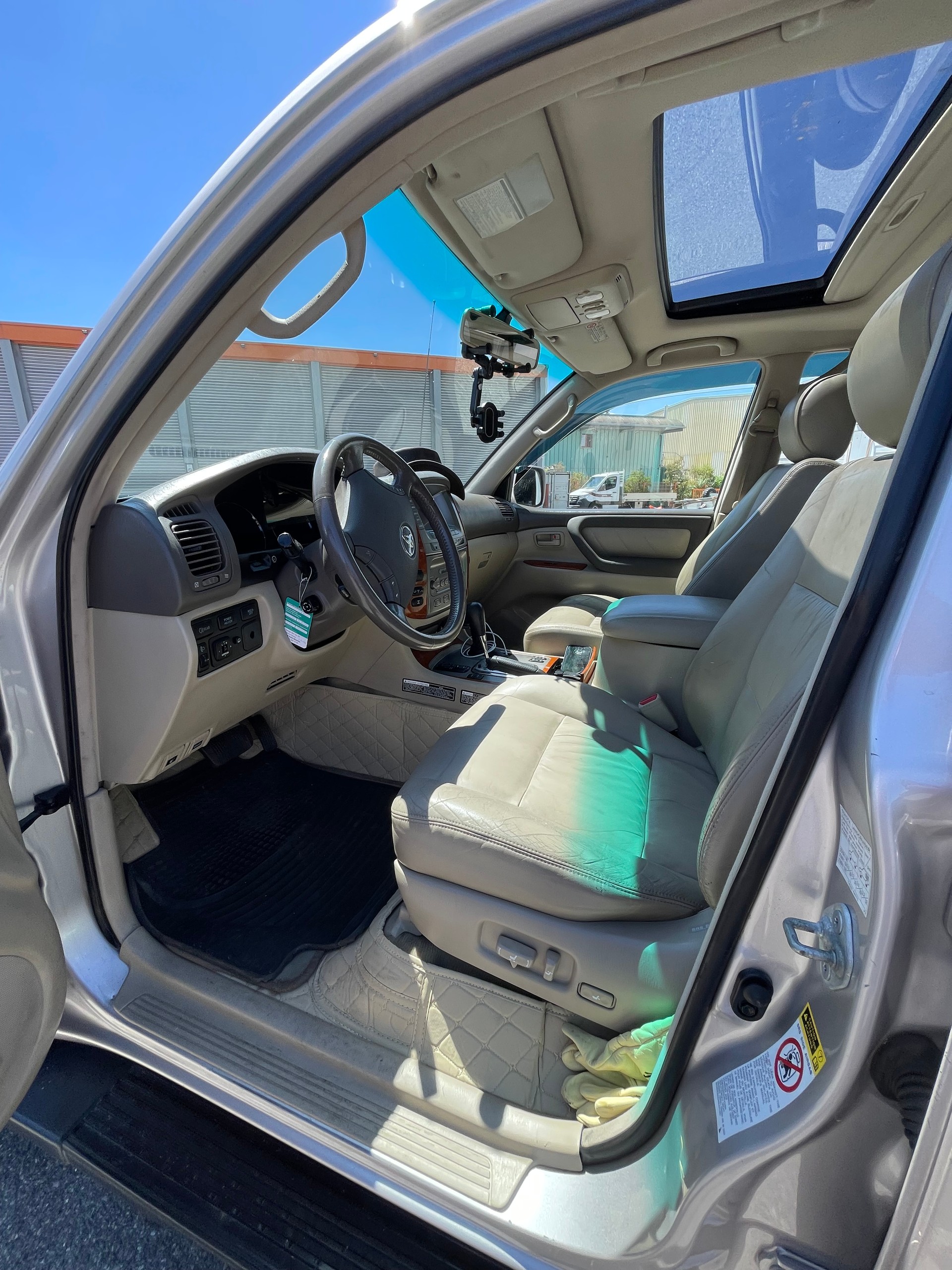 TOYOTA 4.2 TDI-I Linea Sol 5P.-image-5