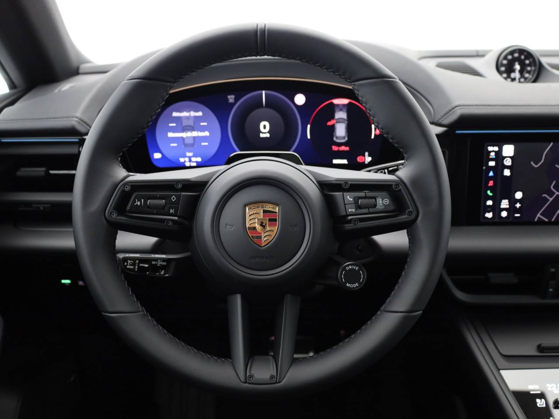 PORSCHE Macan 4S-image-3