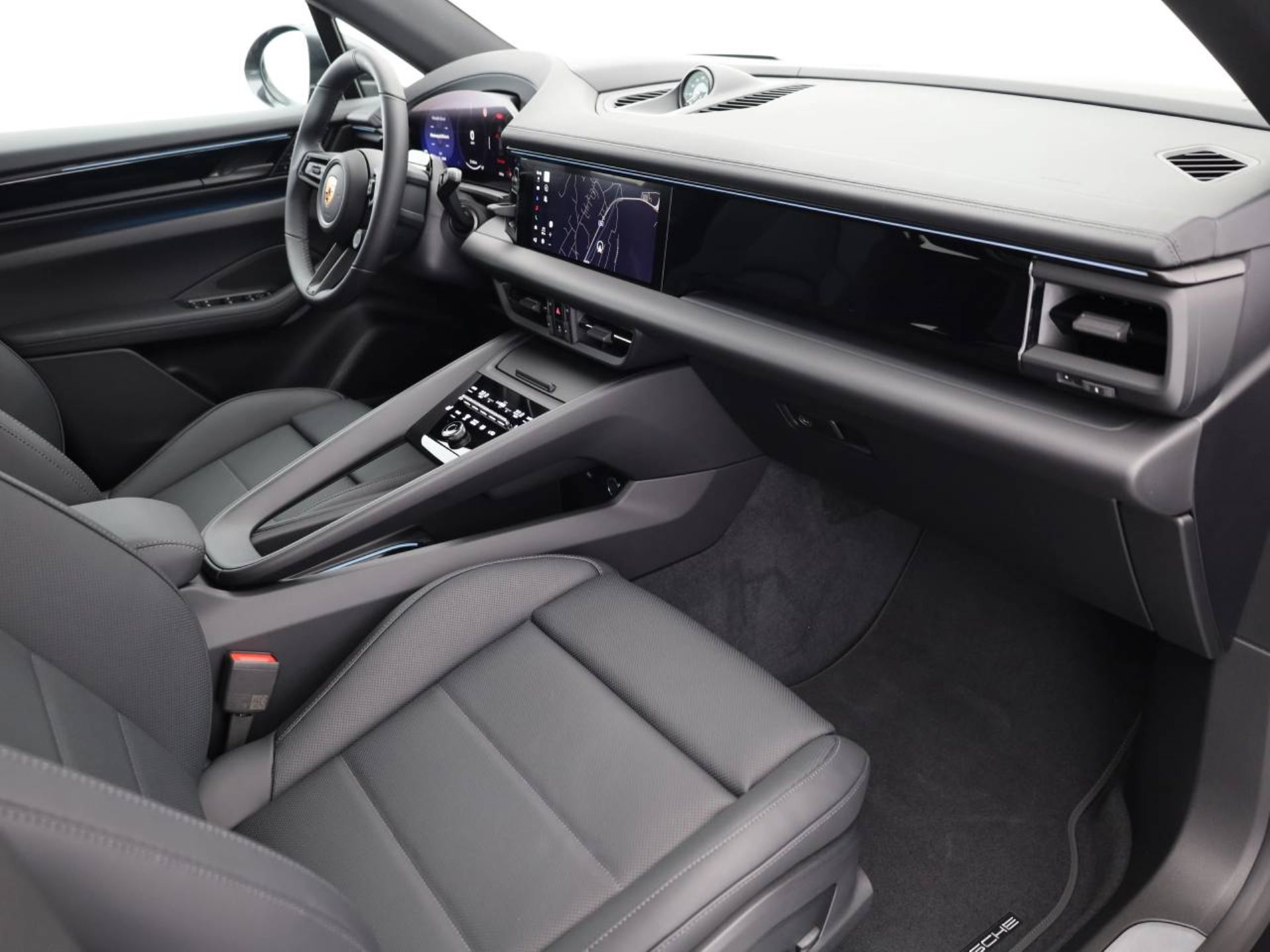 PORSCHE Macan 4S-image-11
