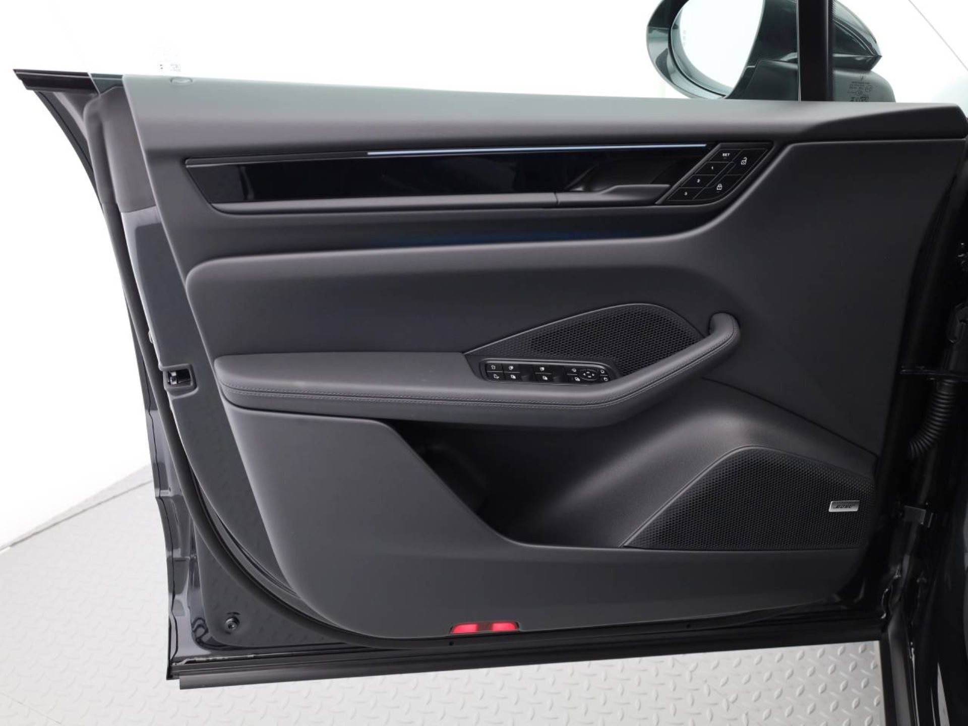 PORSCHE Macan 4S-image-15