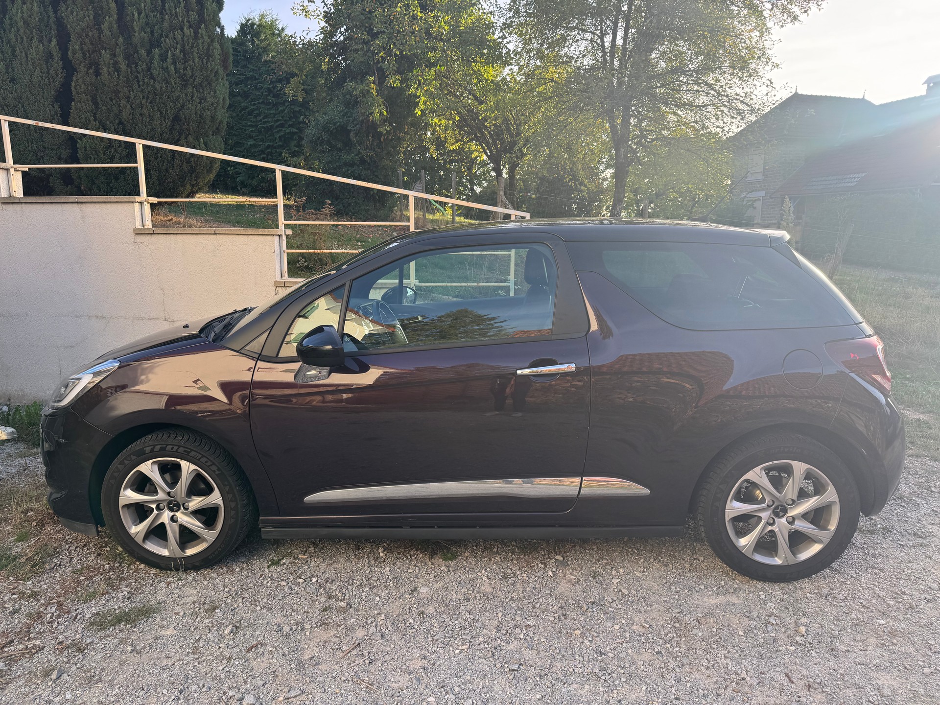 DS AUTOMOBILES 1.2 PureTech So Chic-image-2