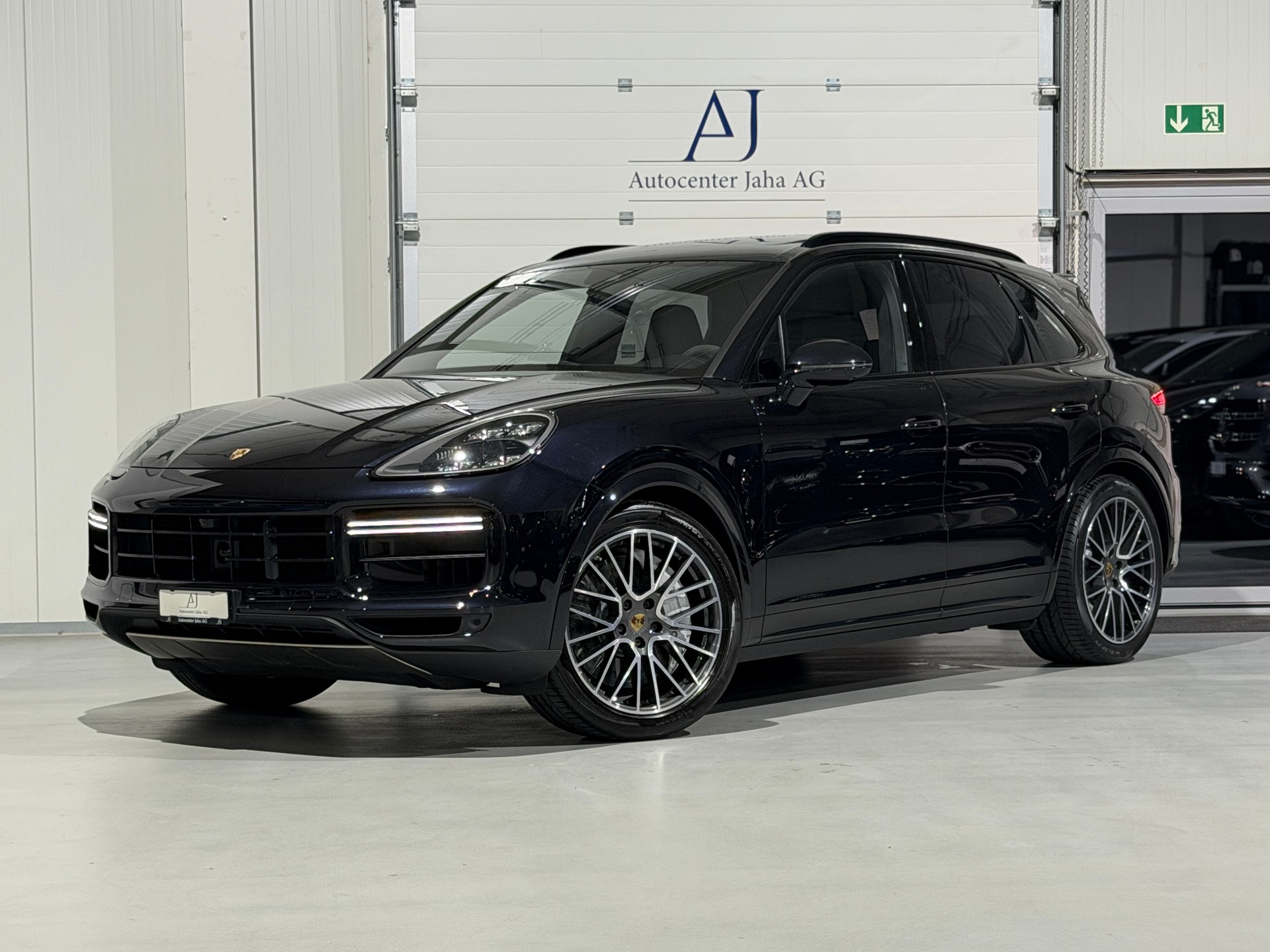 PORSCHE Cayenne Turbo (CH)-image-0
