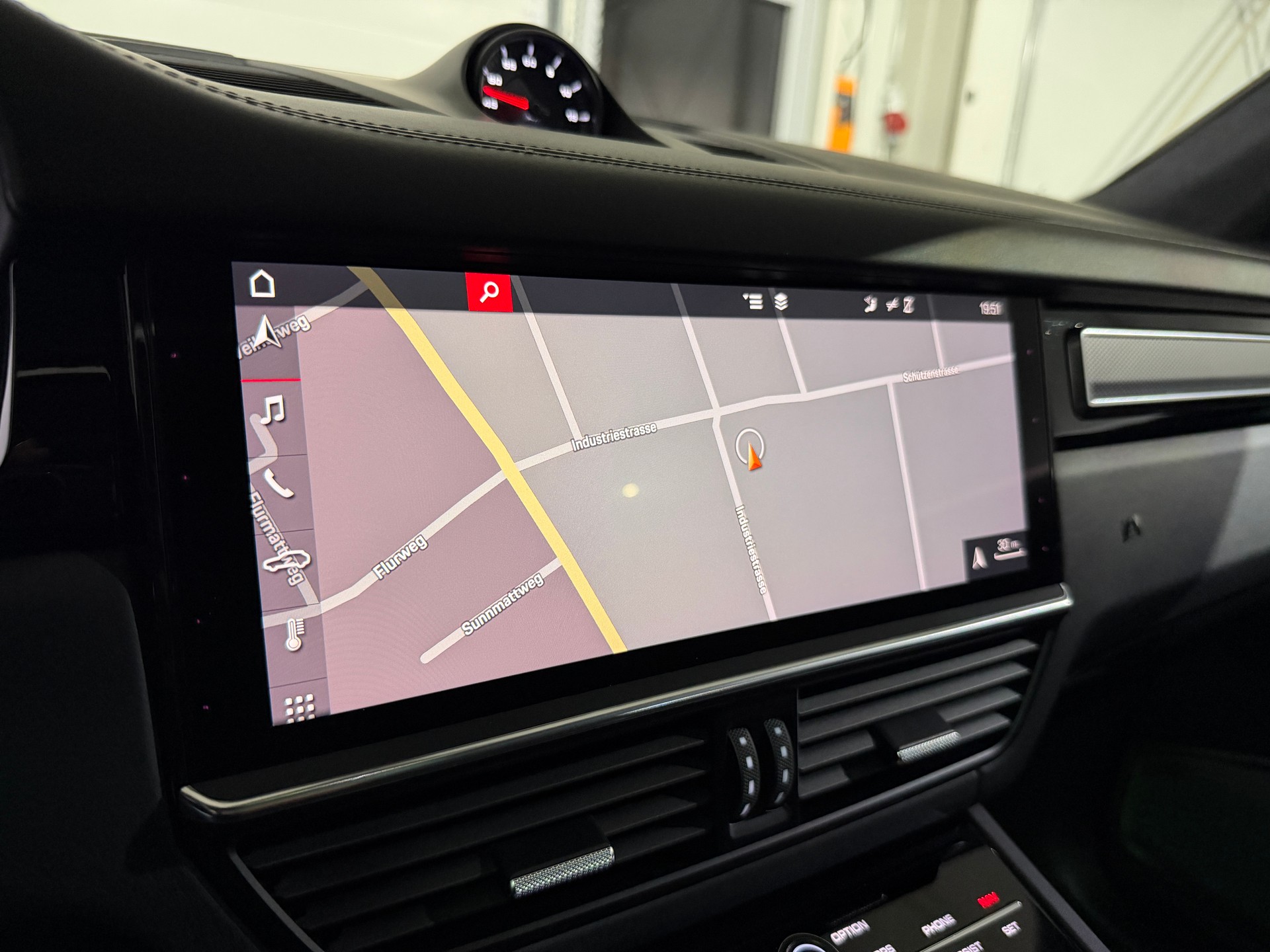 PORSCHE Cayenne Turbo (CH)-image-11