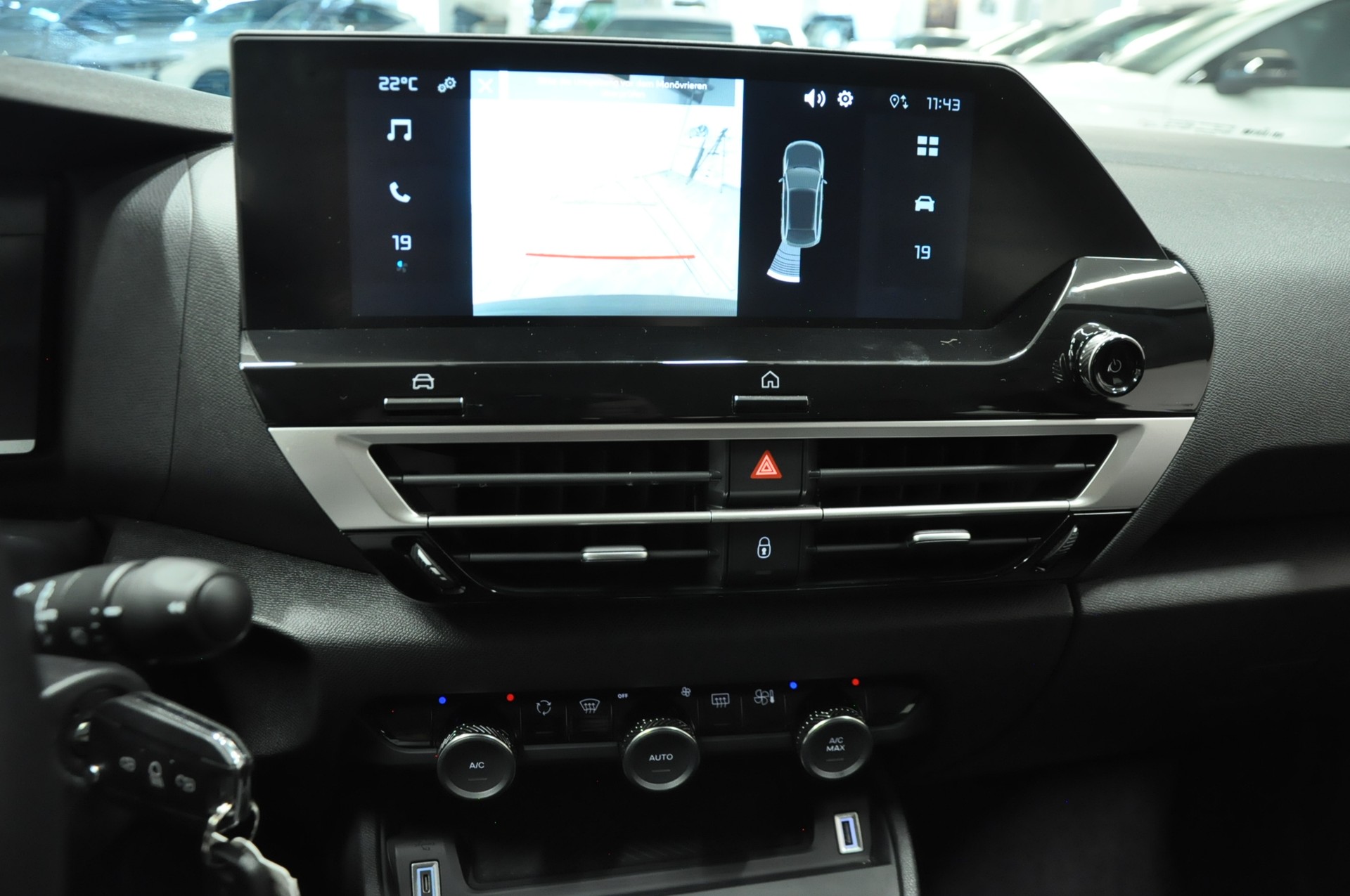CITROEN C4 1.2 130 Max EAT8-image-21