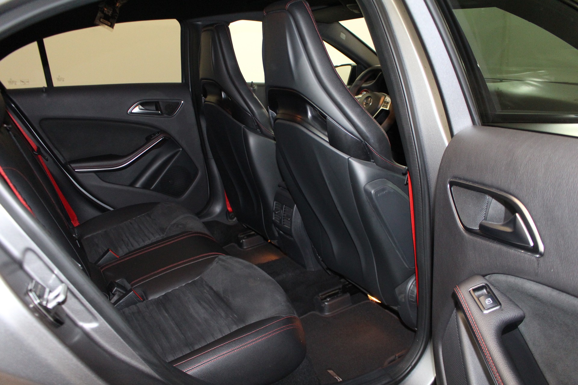 MERCEDES-BENZ A 45 AMG 4m-image-10