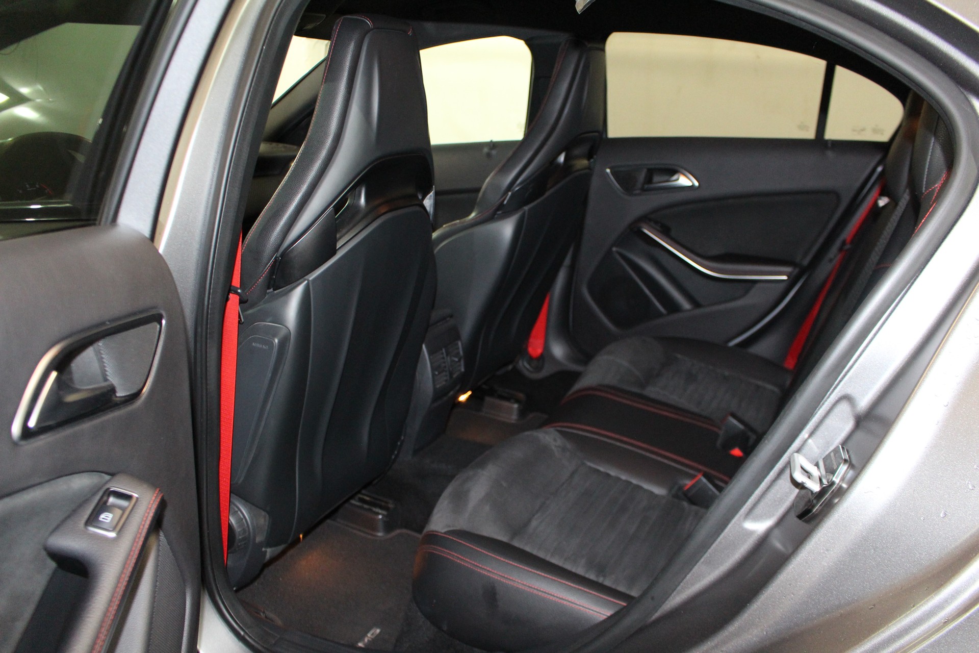 MERCEDES-BENZ A 45 AMG 4m-image-8