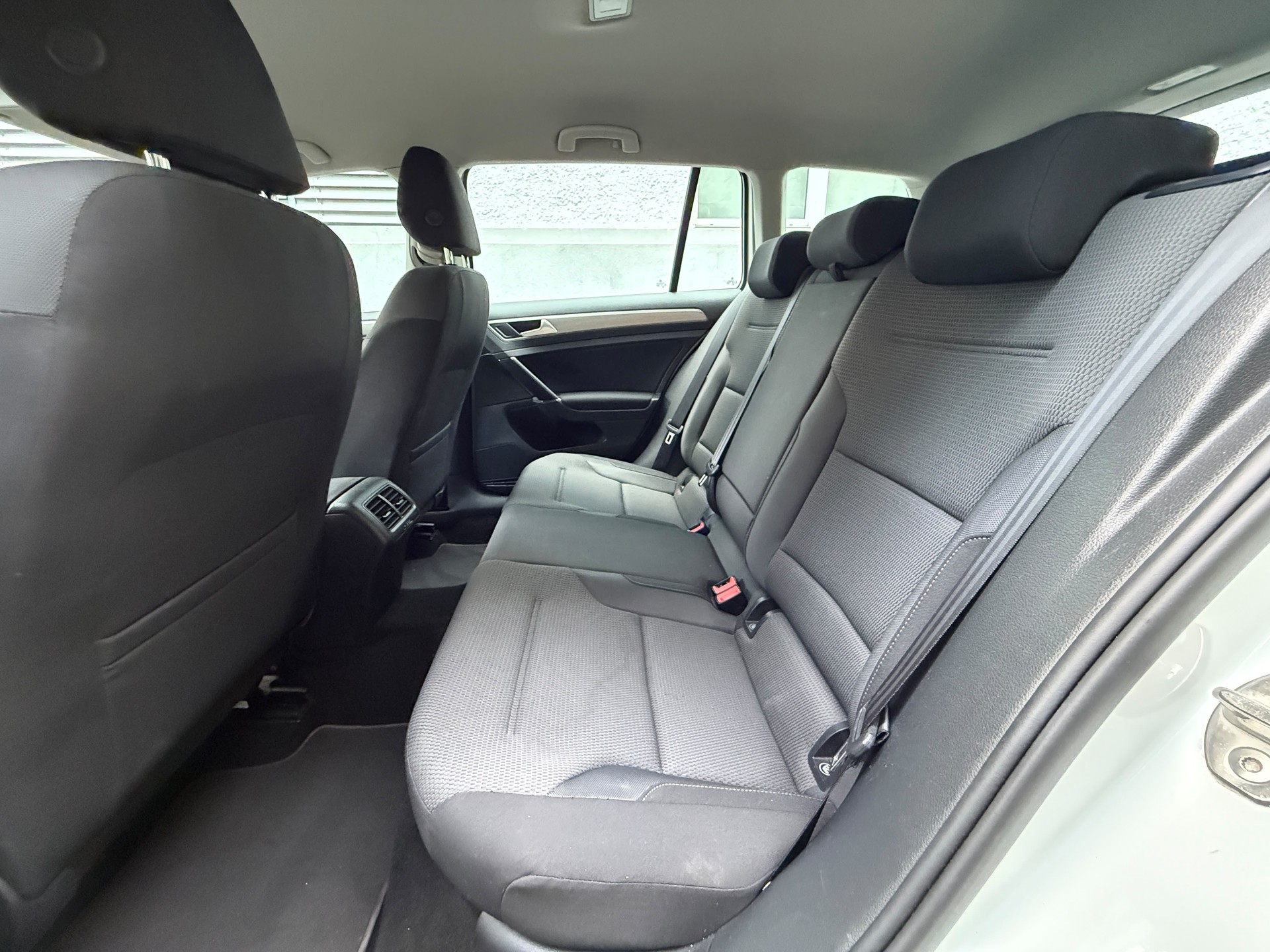 VW Golf Variant 1.6 TDI Start 4M 4Motion-image-8