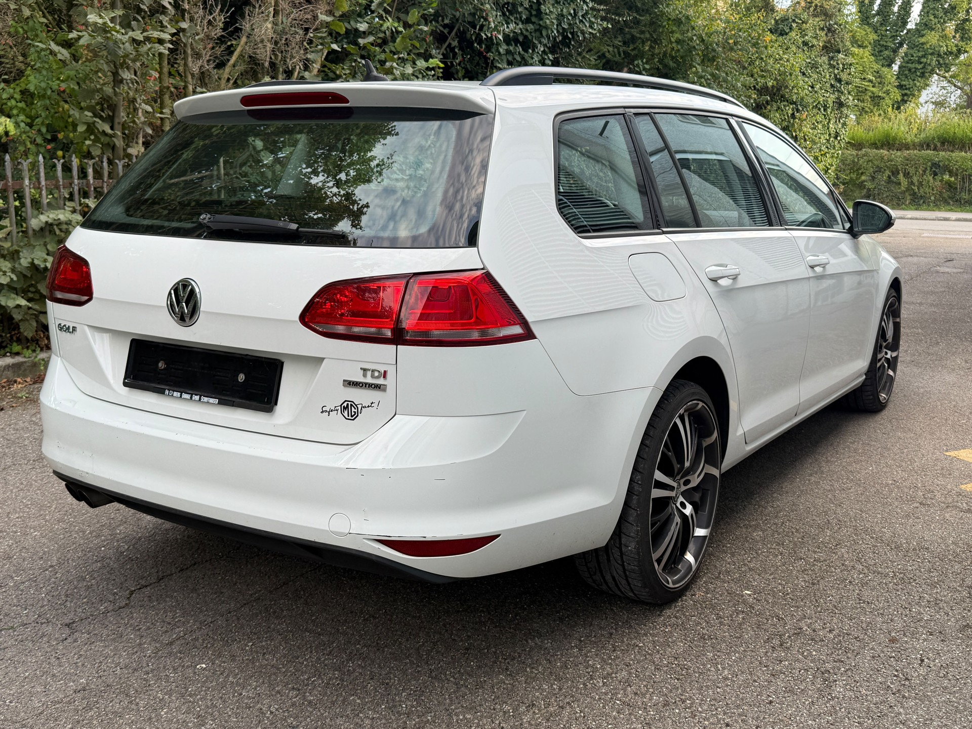 VW Golf Variant 1.6 TDI Start 4M 4Motion-image-1