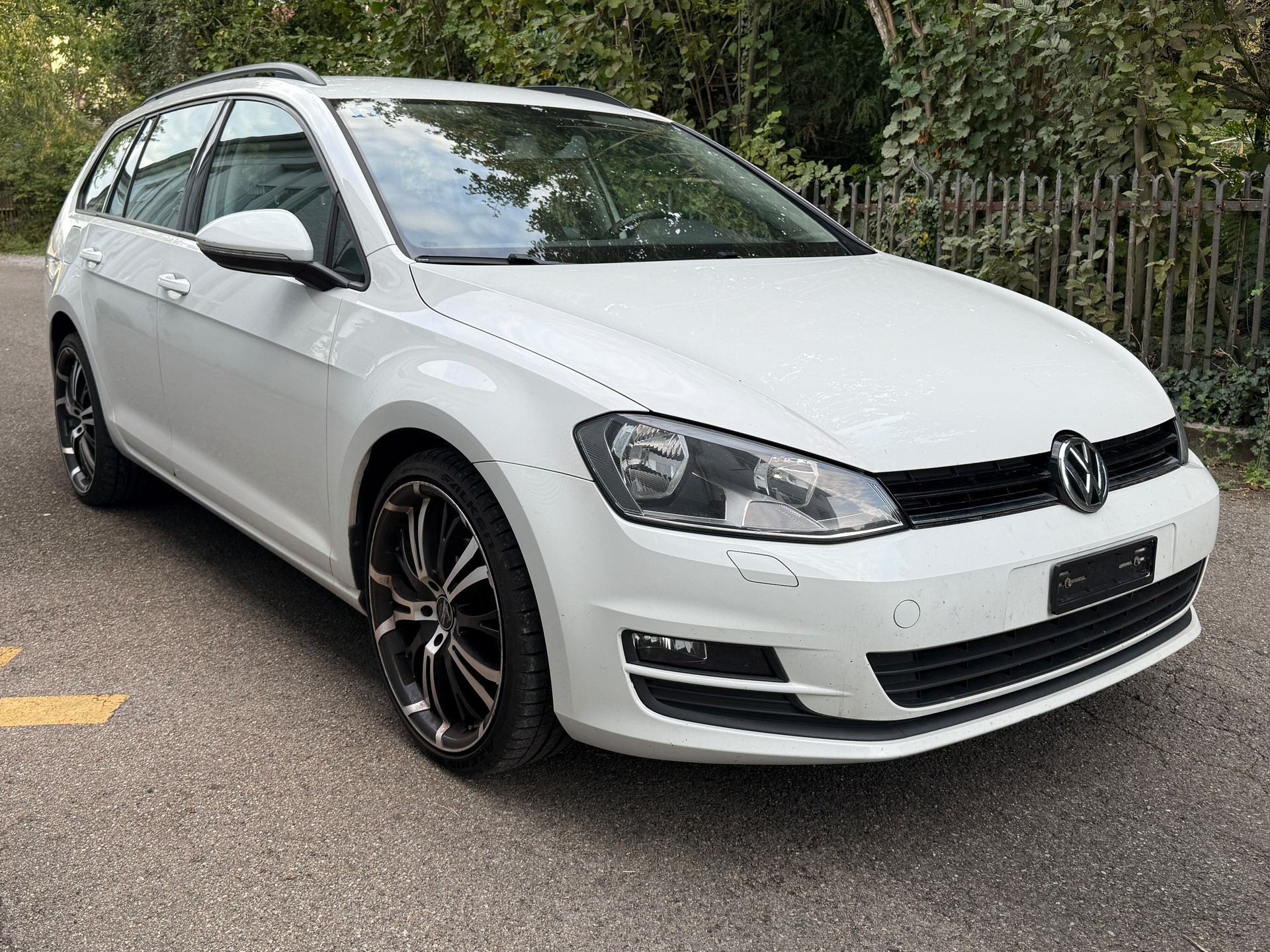 VW Golf Variant 1.6 TDI Start 4M 4Motion-image-0
