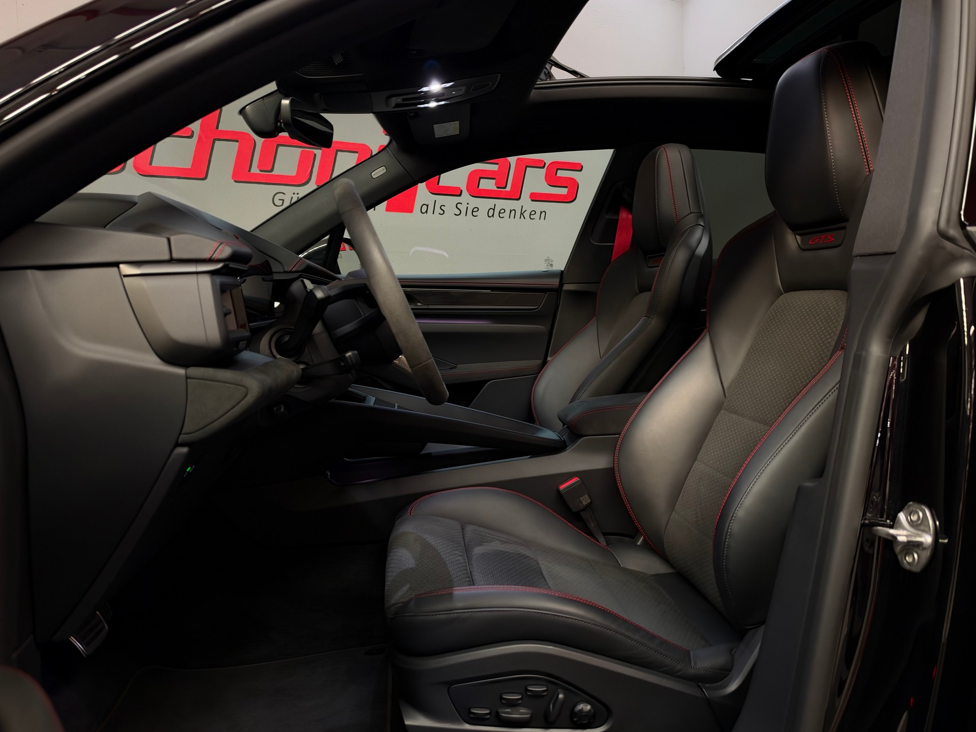 PORSCHE Macan 4 GTS 100kWh-image-15