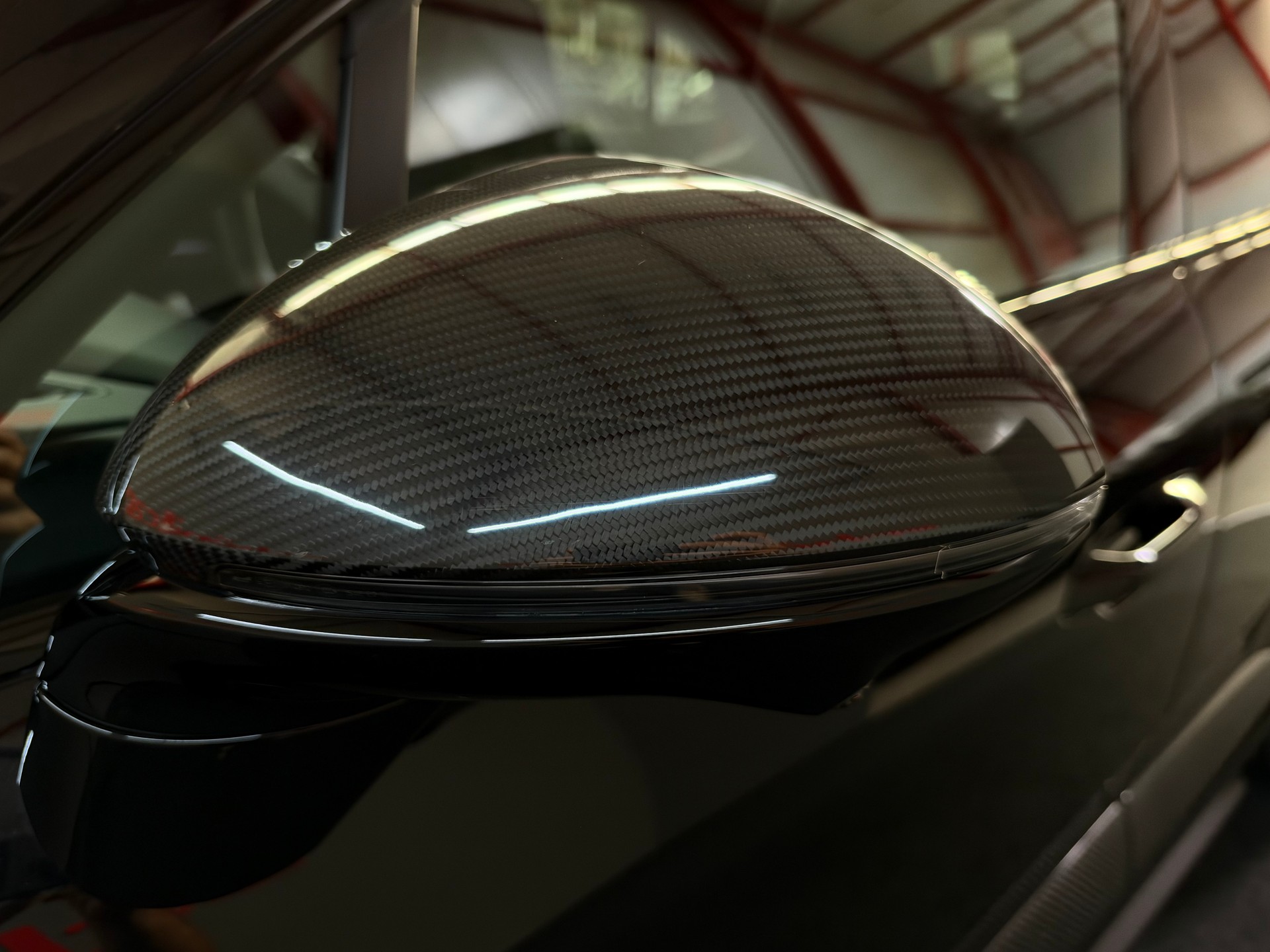 PORSCHE Macan 4 GTS 100kWh-image-14