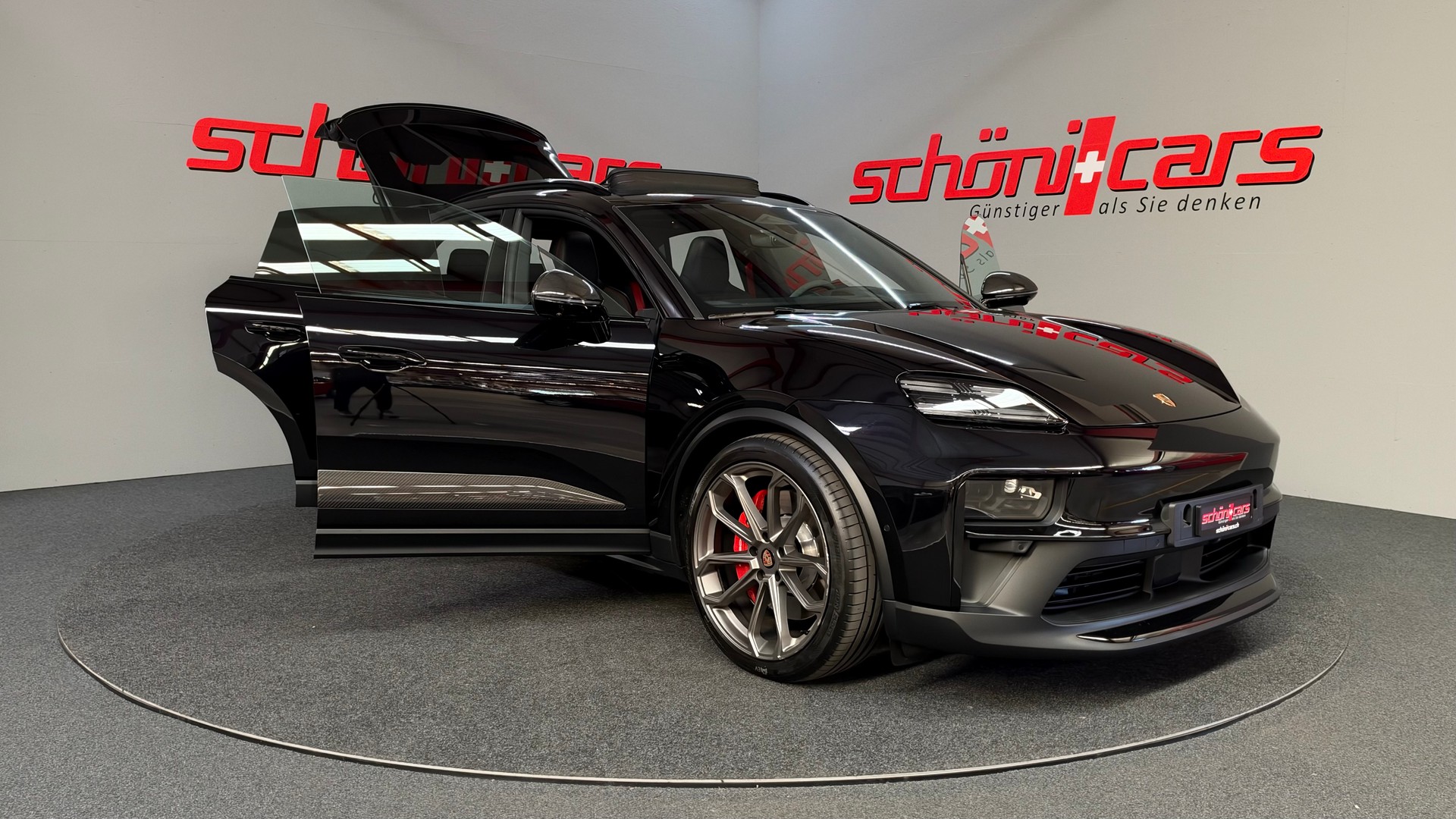 PORSCHE Macan 4 GTS 100kWh-image-8