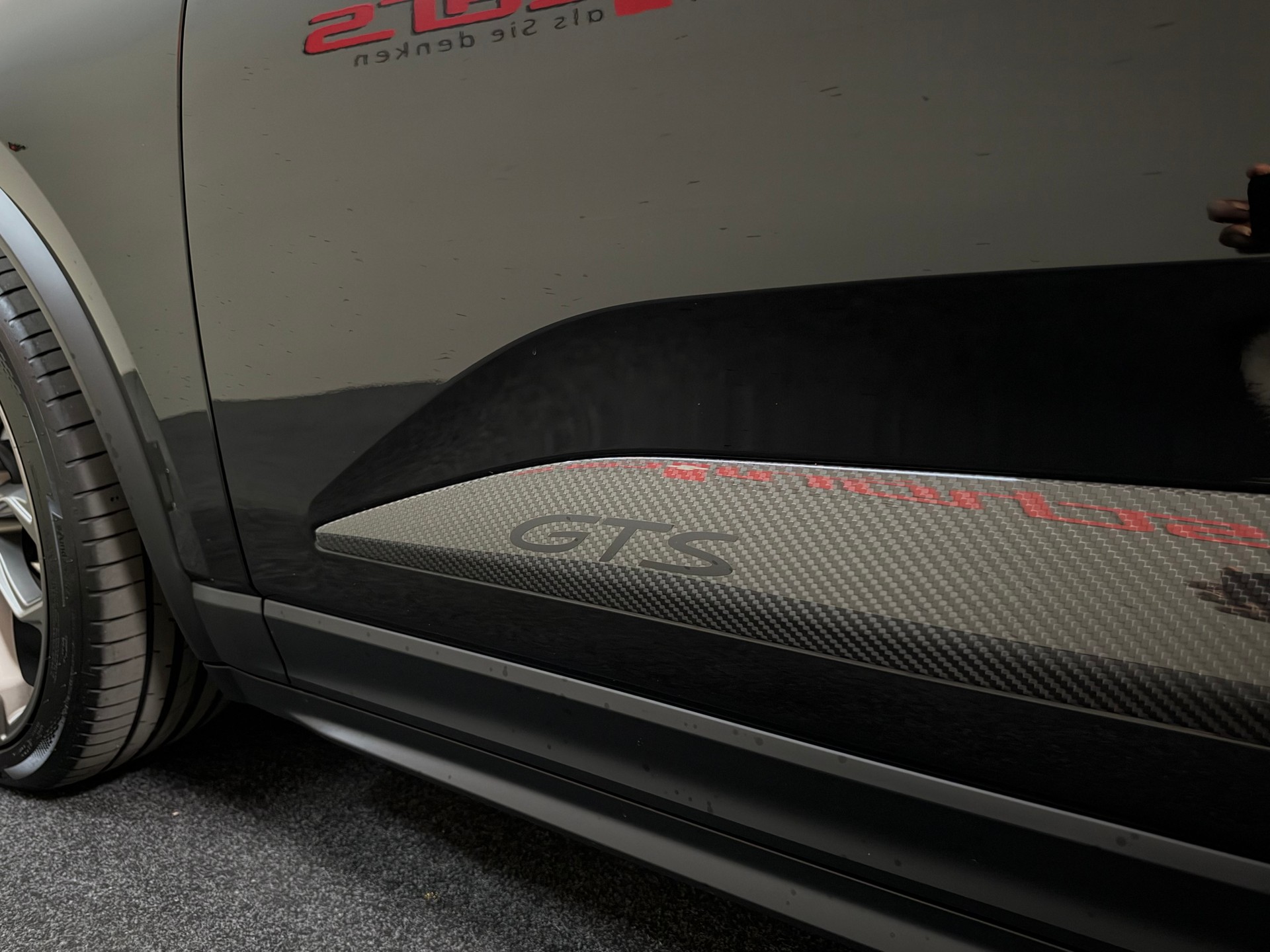 PORSCHE Macan 4 GTS 100kWh-image-13