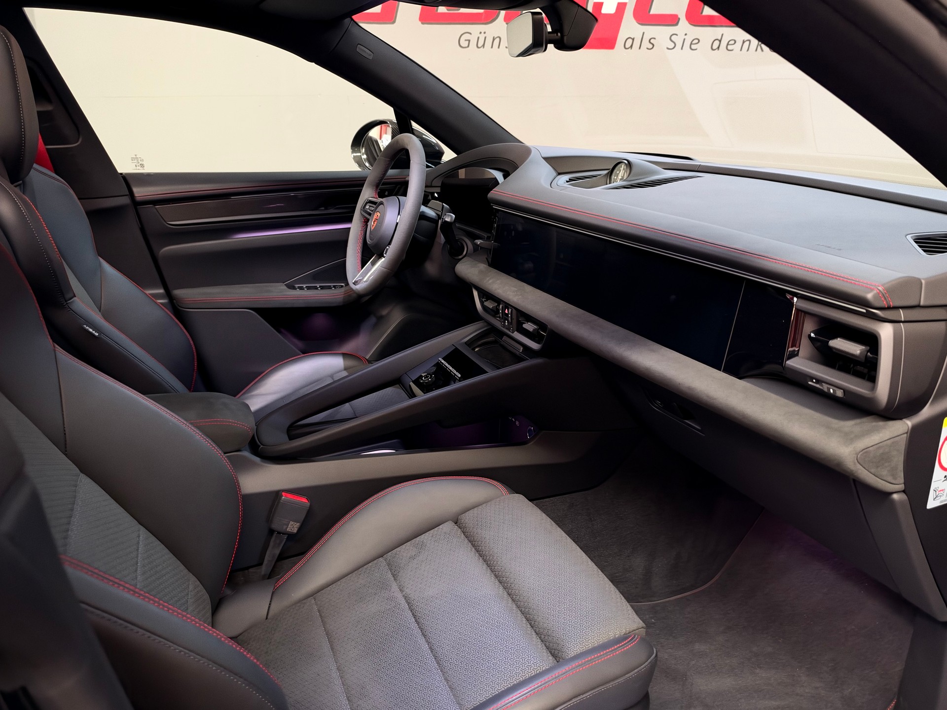 PORSCHE Macan 4 GTS 100kWh-image-20