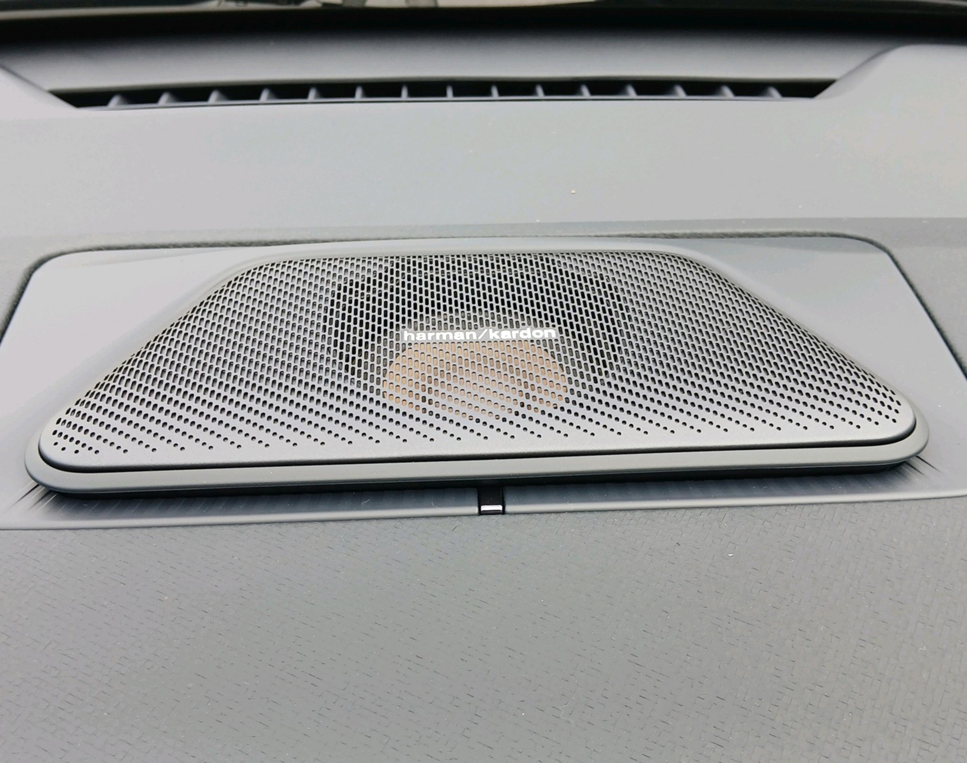LYNK & CO 02-image-15