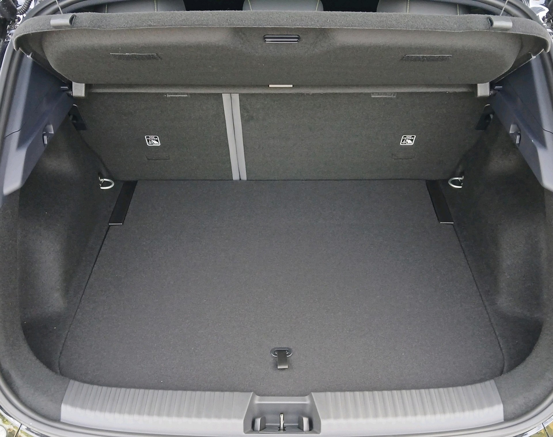 LYNK & CO 02-image-5