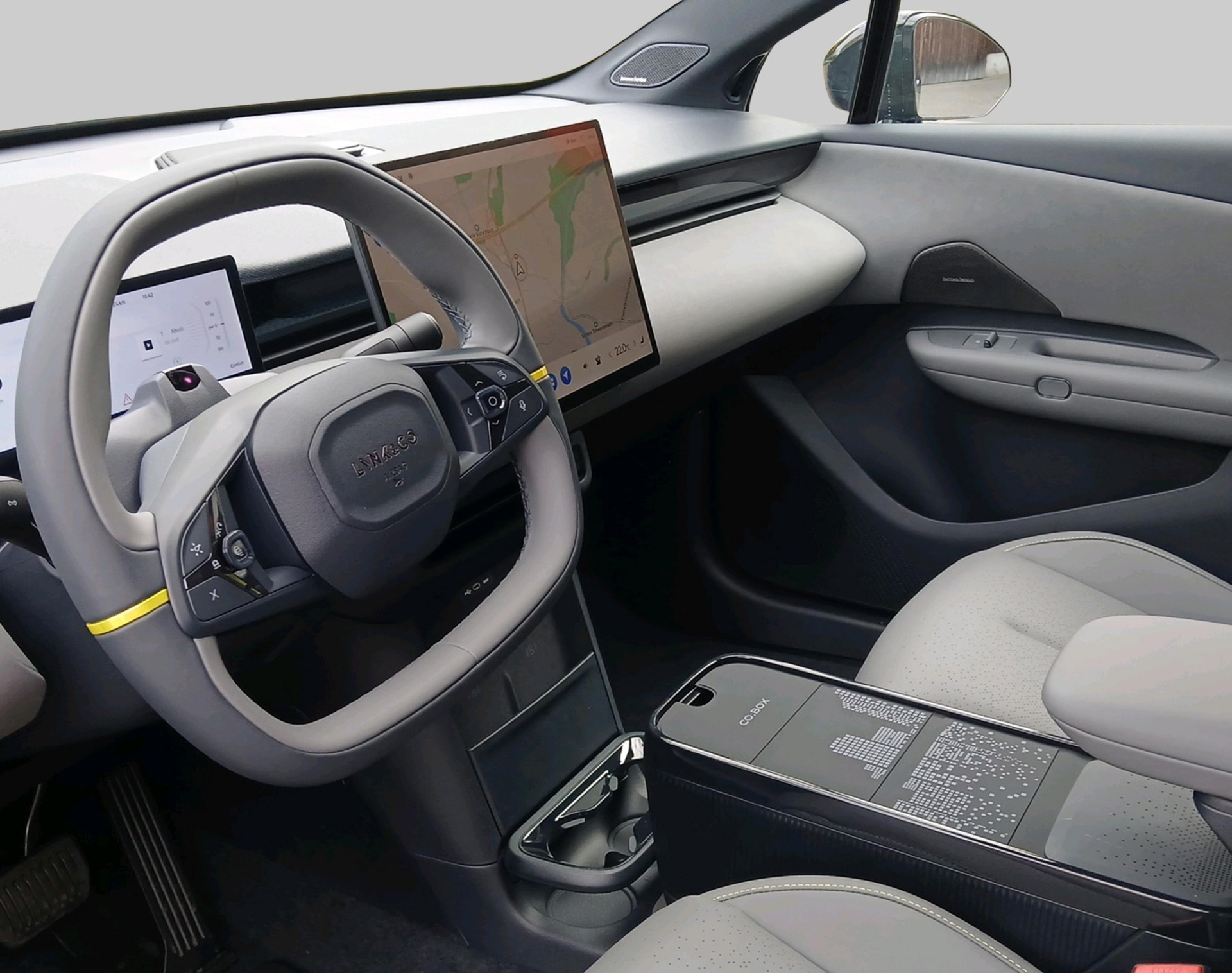 LYNK & CO 02-image-2