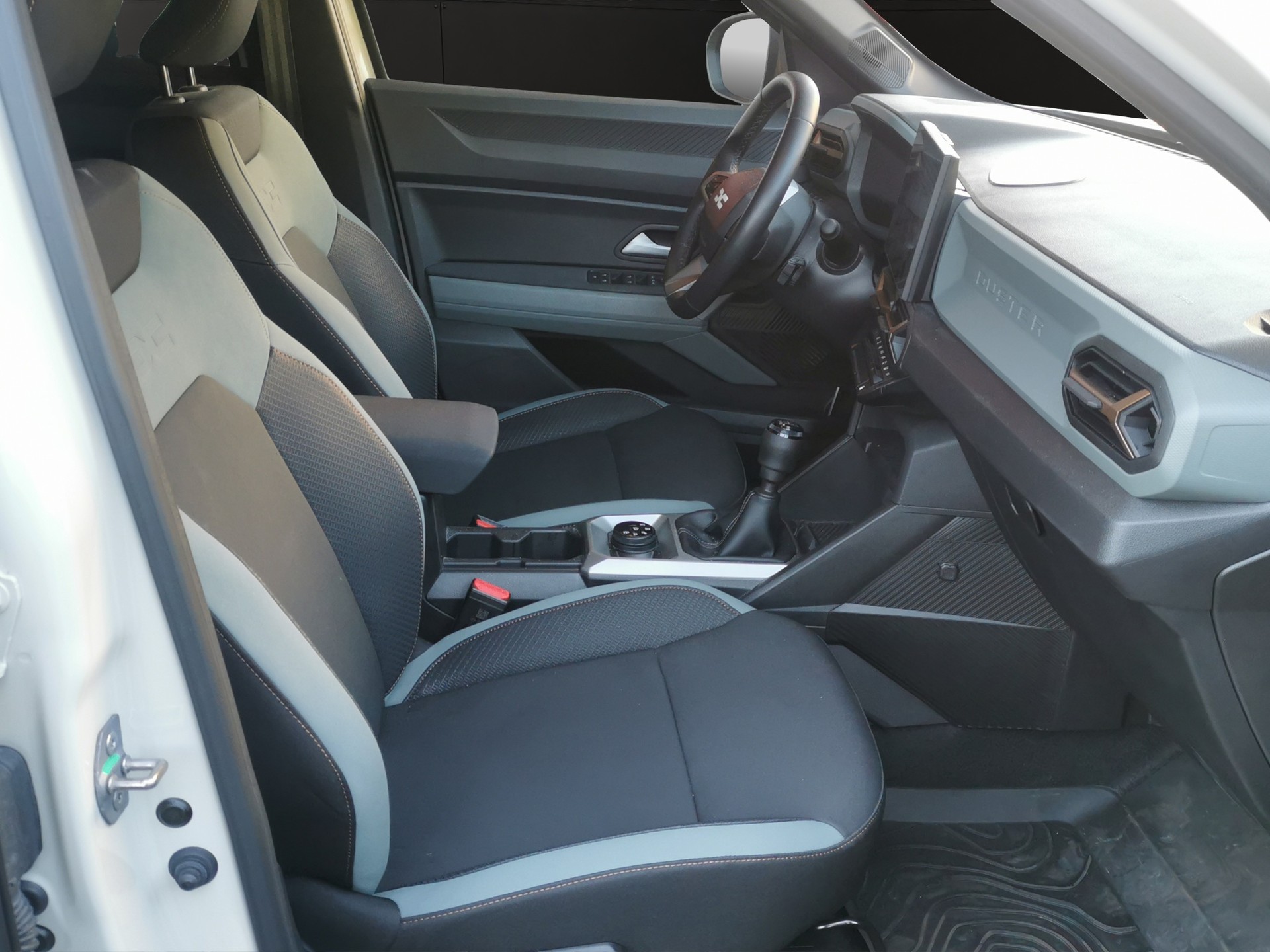 DACIA Duster TCe 130 48V Extreme 4x4-image-12