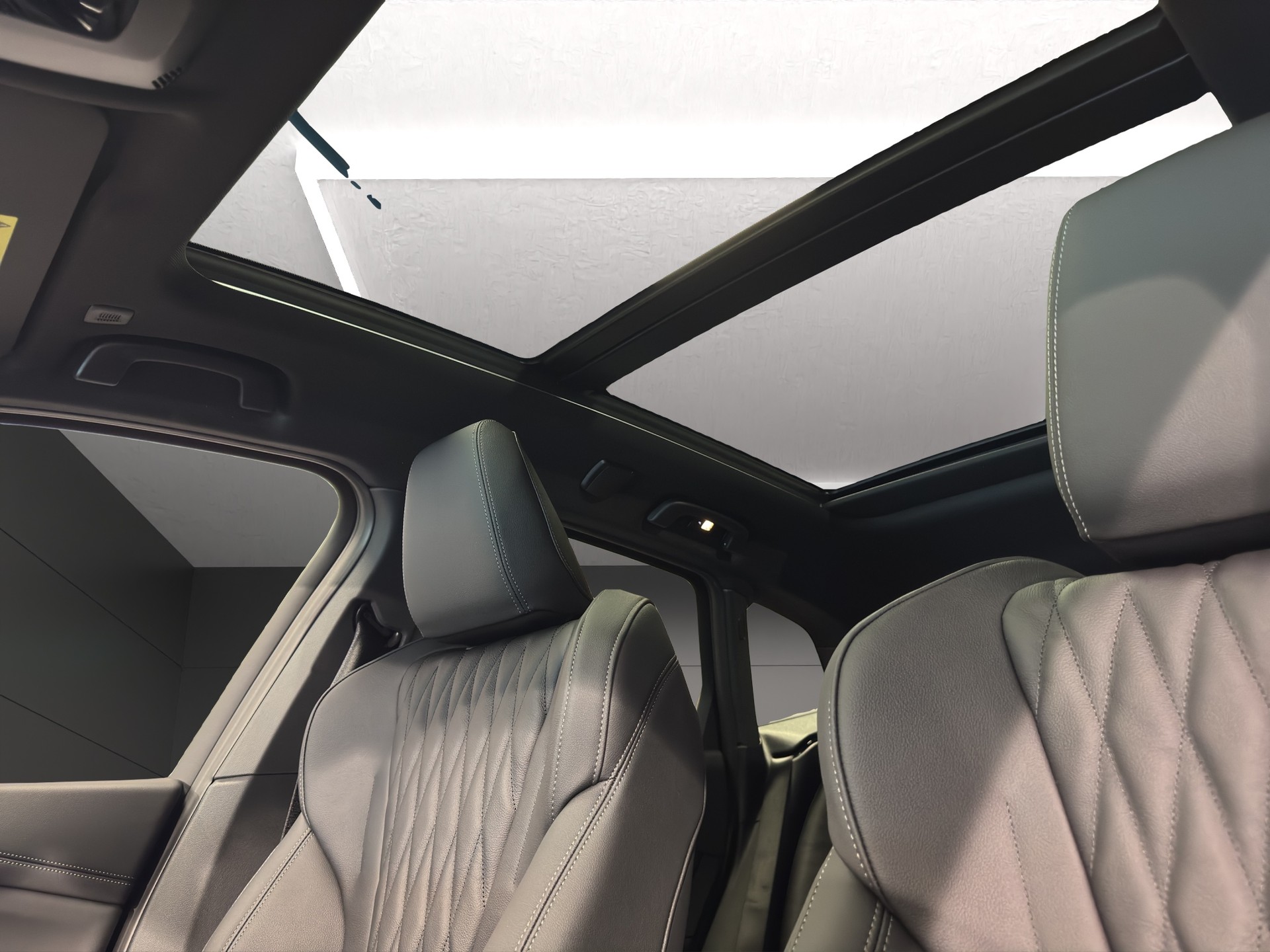 BMW 2er Reihe U06 Active Tourer 220i paddles-image-17