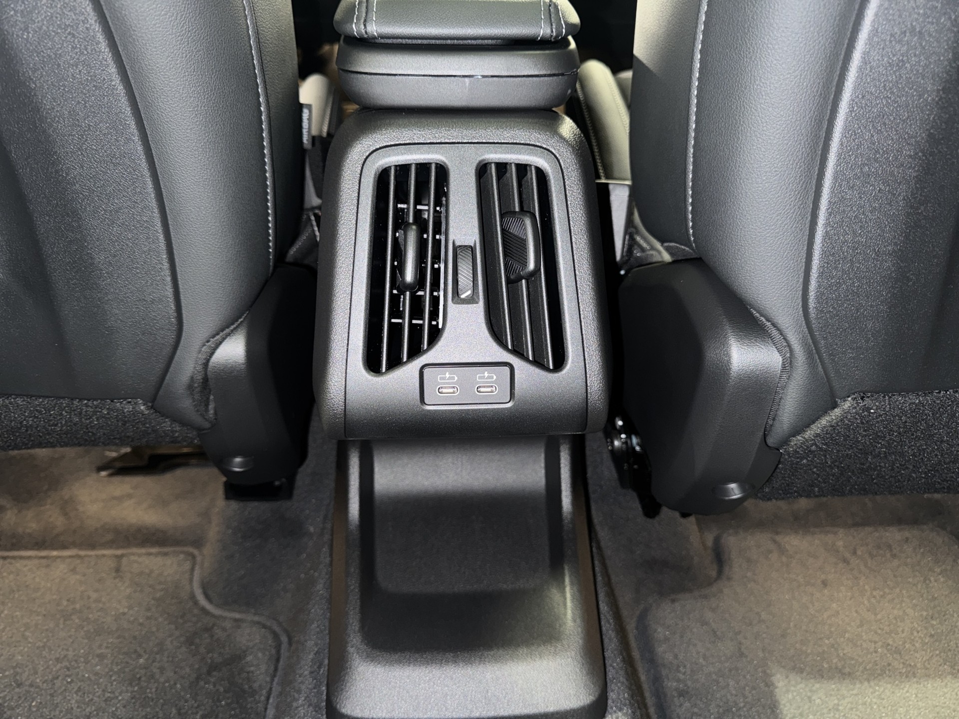 BMW 2er Reihe U06 Active Tourer 220i paddles-image-19