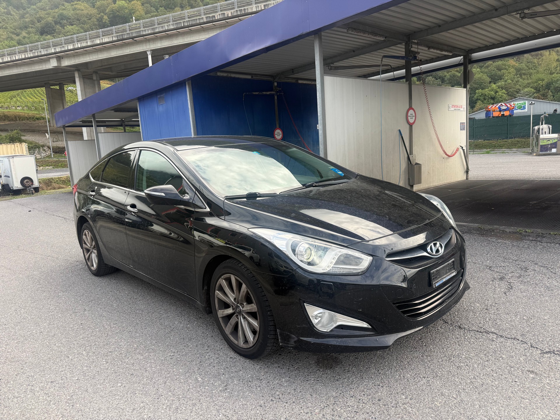 HYUNDAI i40 1.7 CRDI Premium Automatic-image-2