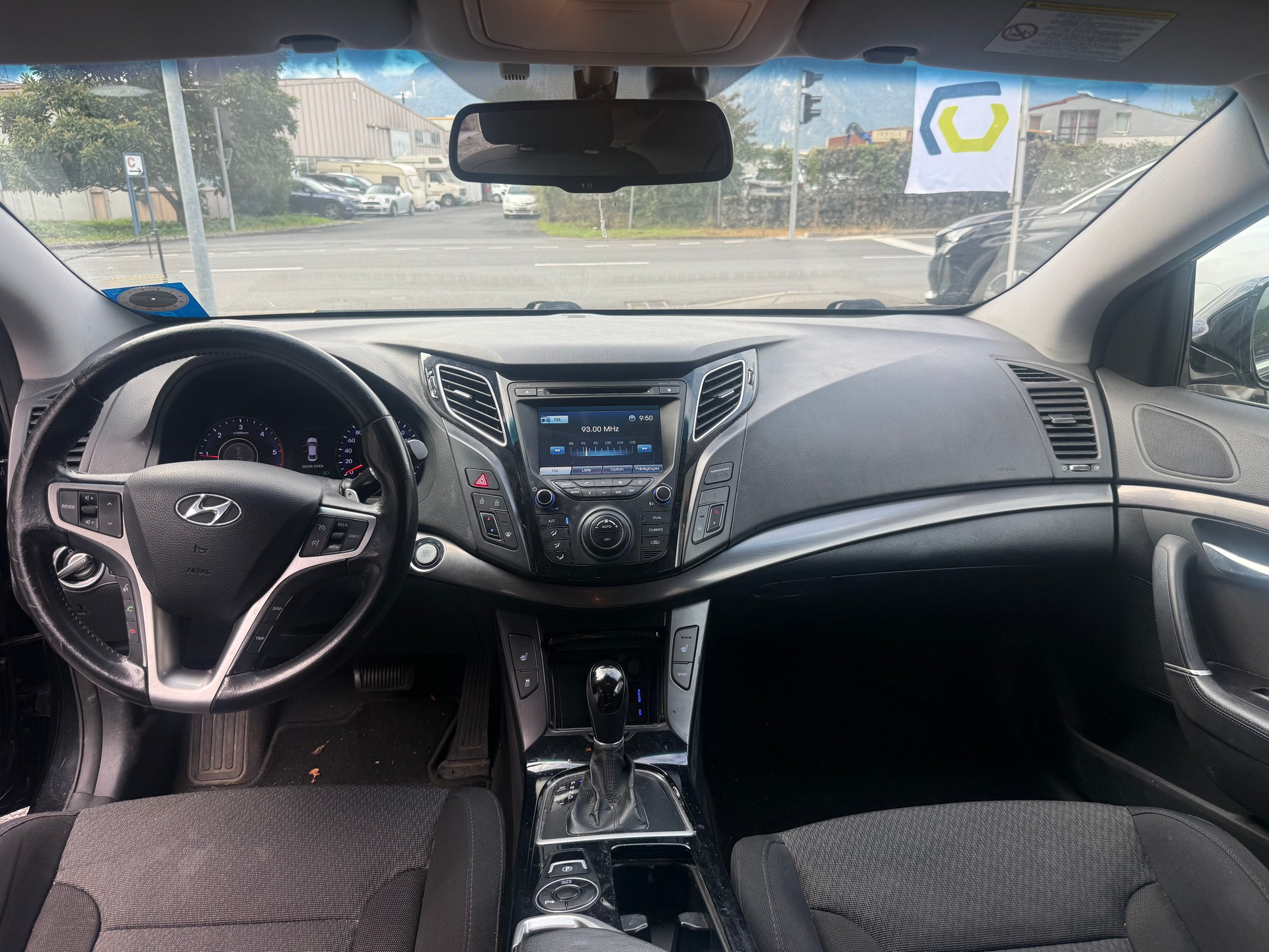 HYUNDAI i40 1.7 CRDI Premium Automatic-image-6