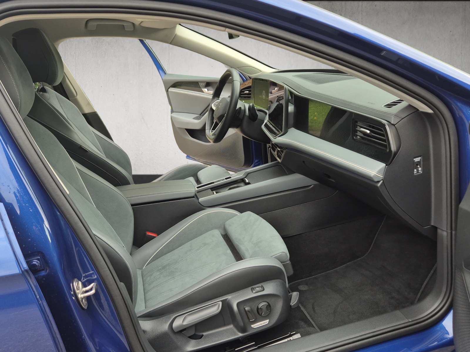 VW Passat Variant 2.0 TDI evo Business DSG-image-19