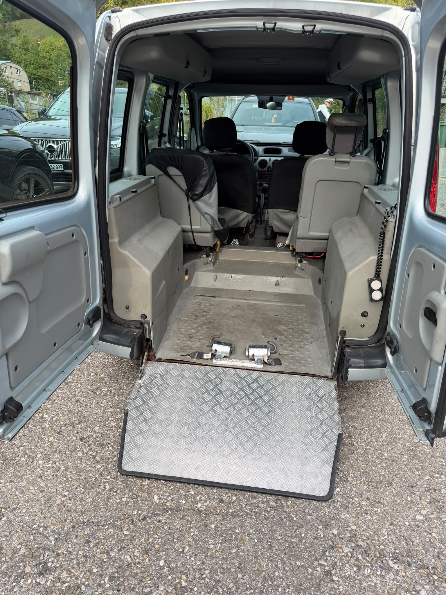 RENAULT Kangoo 1.6 16V Privilège-image-5