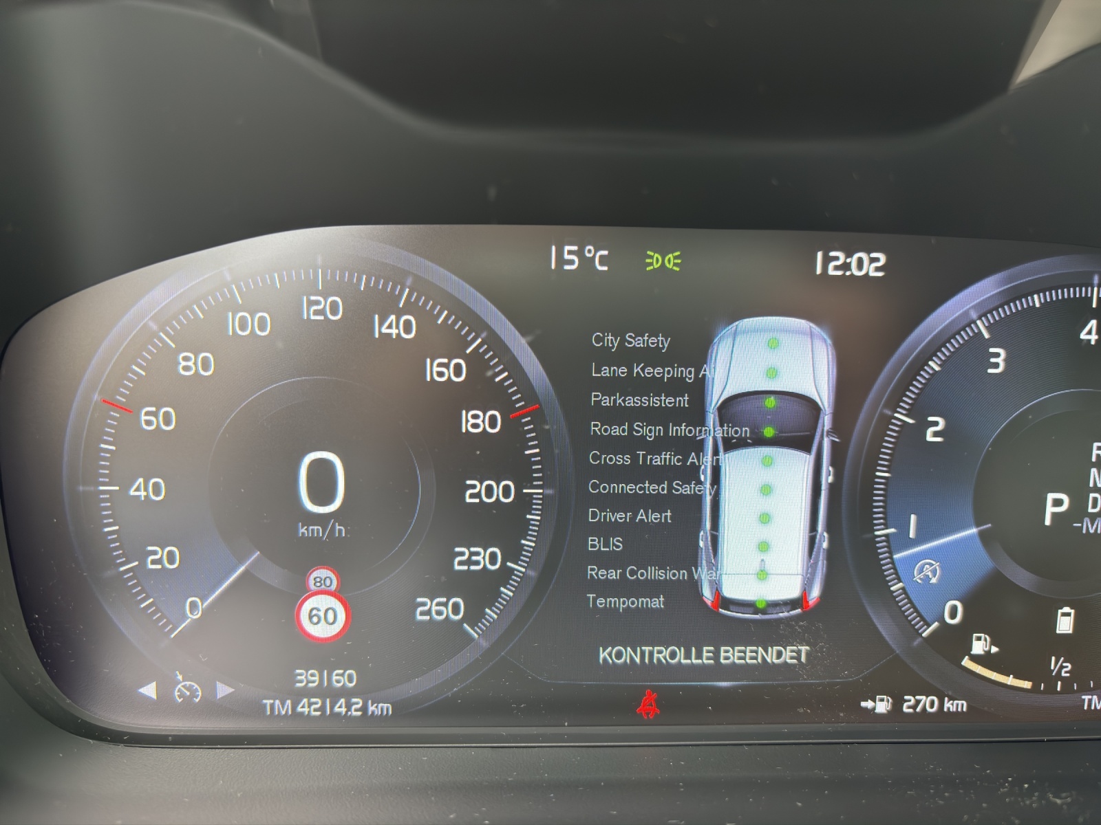 VOLVO XC40 2.0 B4 MH Inscription-image-2
