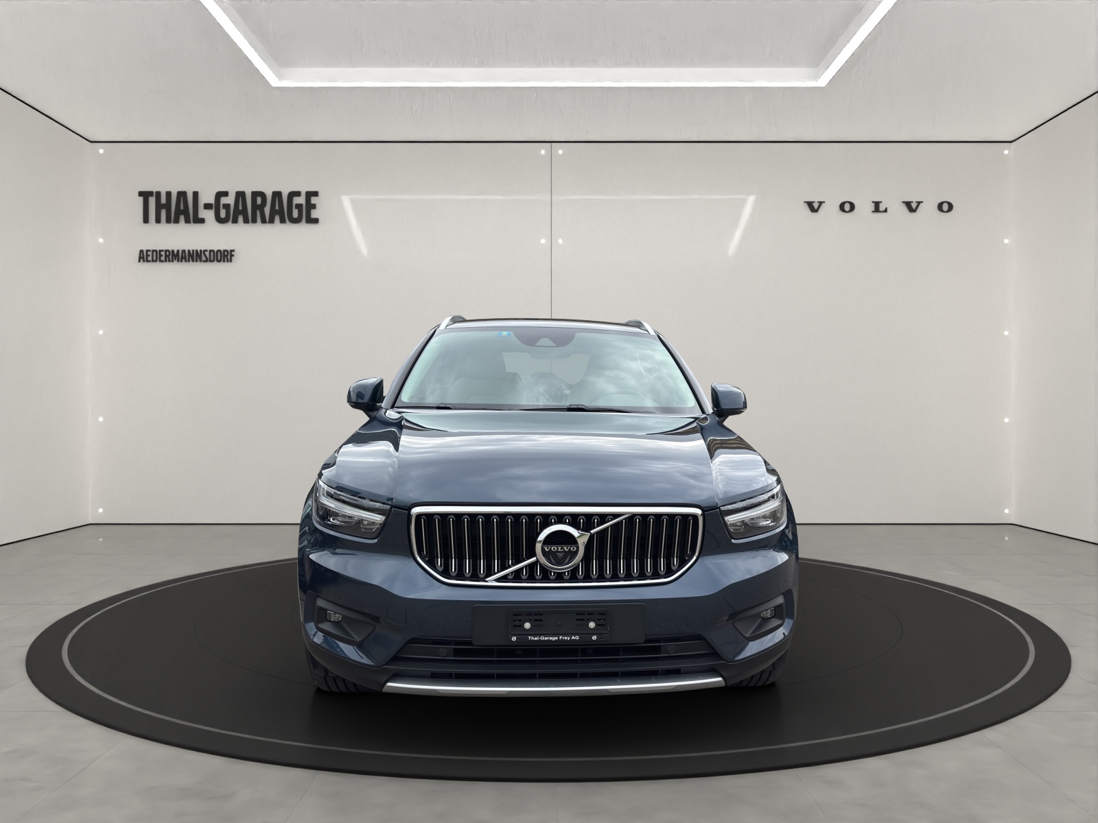 VOLVO XC40 2.0 B4 MH Inscription-image-9